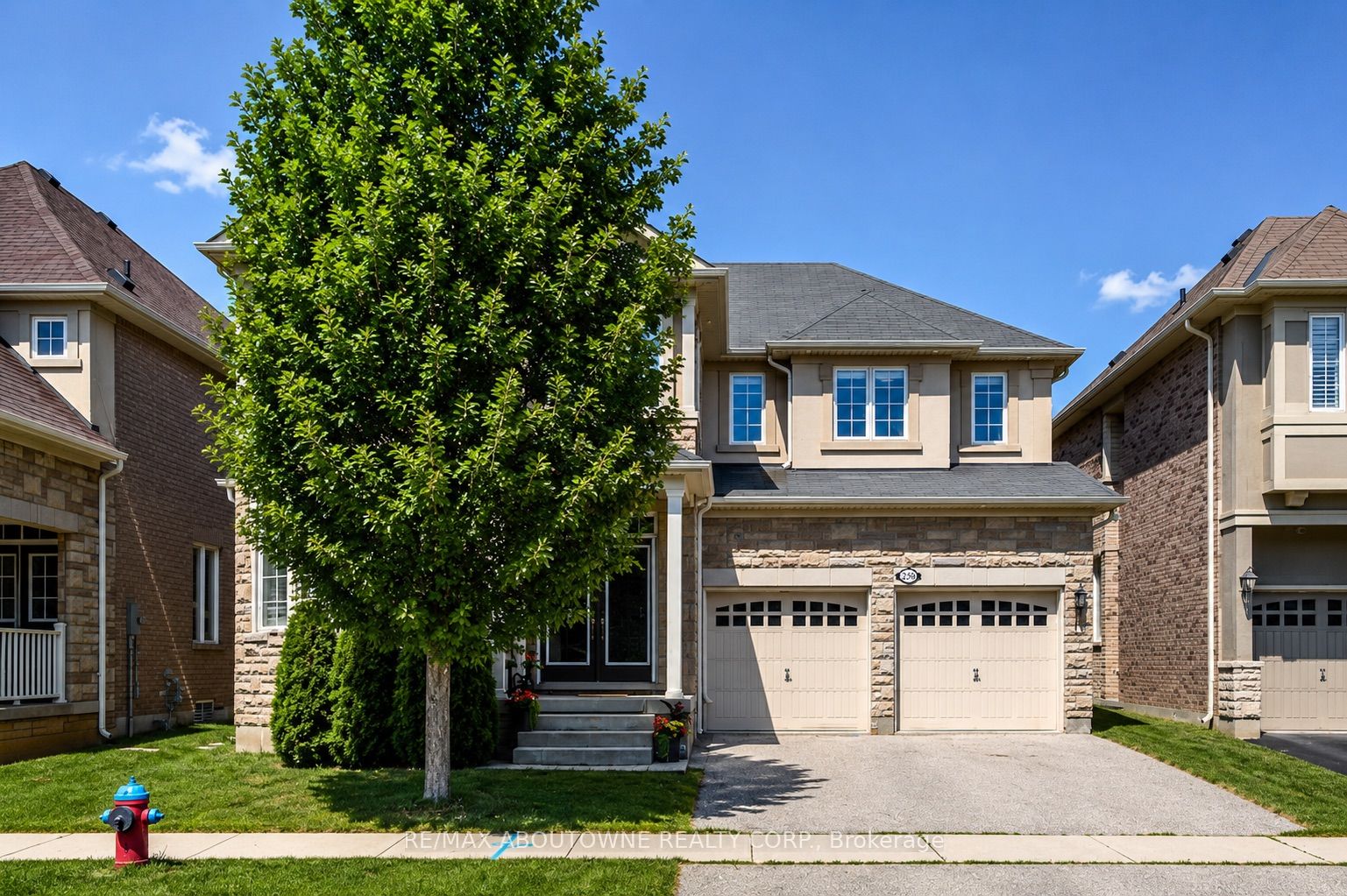 2383 Calloway Drive, Oakville ‣ W13444528 2383 Calloway Drive, Oakville ‣ W13444528
