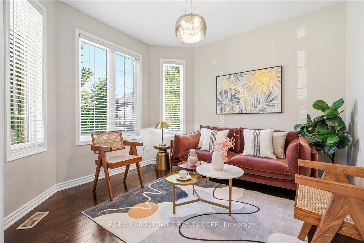 2383 Calloway Drive, Oakville ‣ W13444528 2383 Calloway Drive, Oakville ‣ W13444528