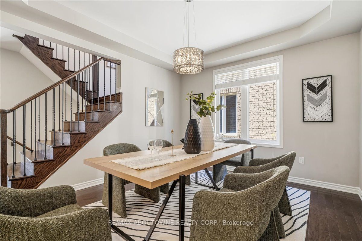 2383 Calloway Drive, Oakville ‣ W13444528 2383 Calloway Drive, Oakville ‣ W13444528
