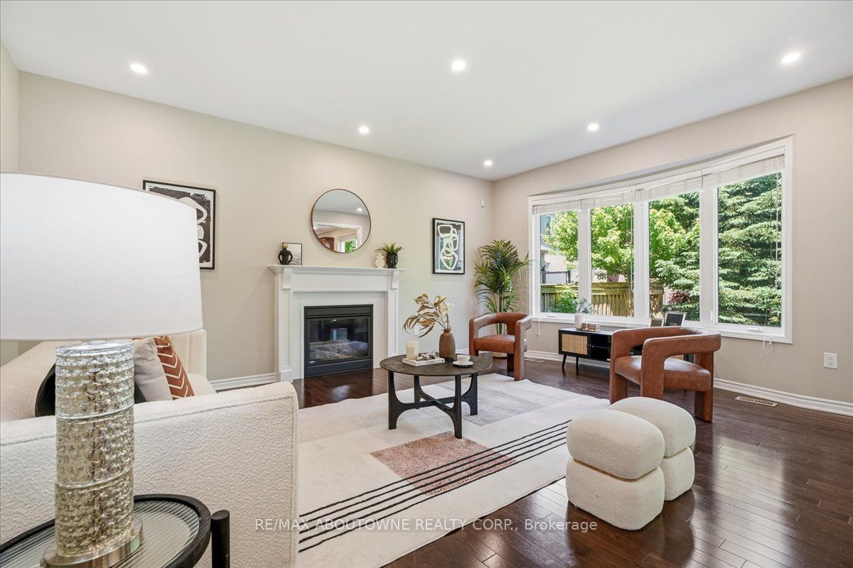 2383 Calloway Drive, Oakville ‣ W13444528 2383 Calloway Drive, Oakville ‣ W13444528