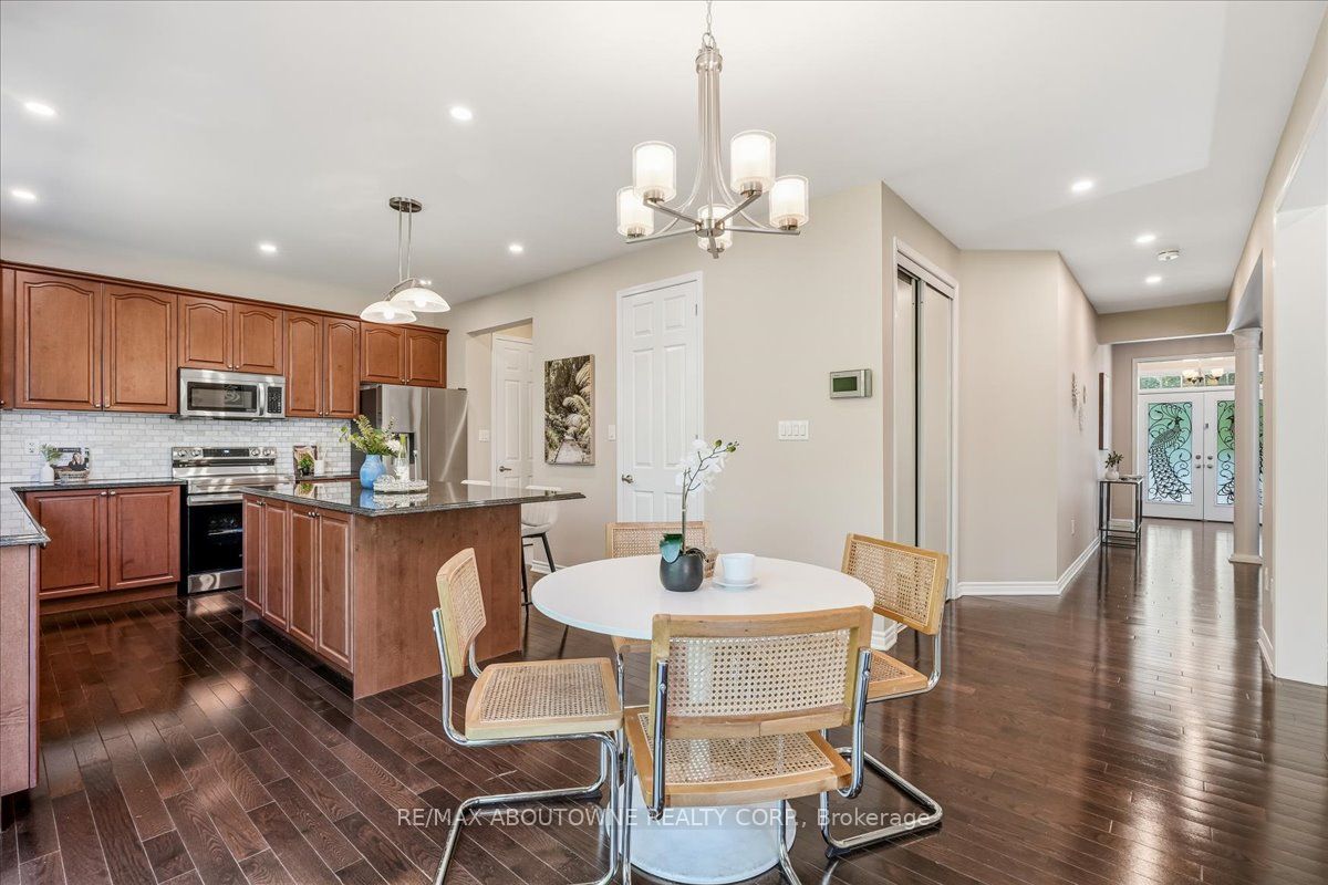 2383 Calloway Drive, Oakville ‣ W13444528 2383 Calloway Drive, Oakville ‣ W13444528