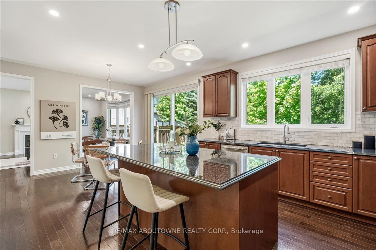 2383 Calloway Drive, Oakville ‣ W13444528 2383 Calloway Drive, Oakville ‣ W13444528