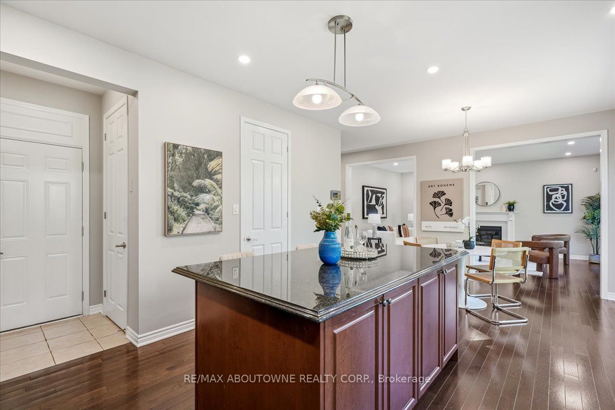 2383 Calloway Drive, Oakville ‣ W13444528 2383 Calloway Drive, Oakville ‣ W13444528