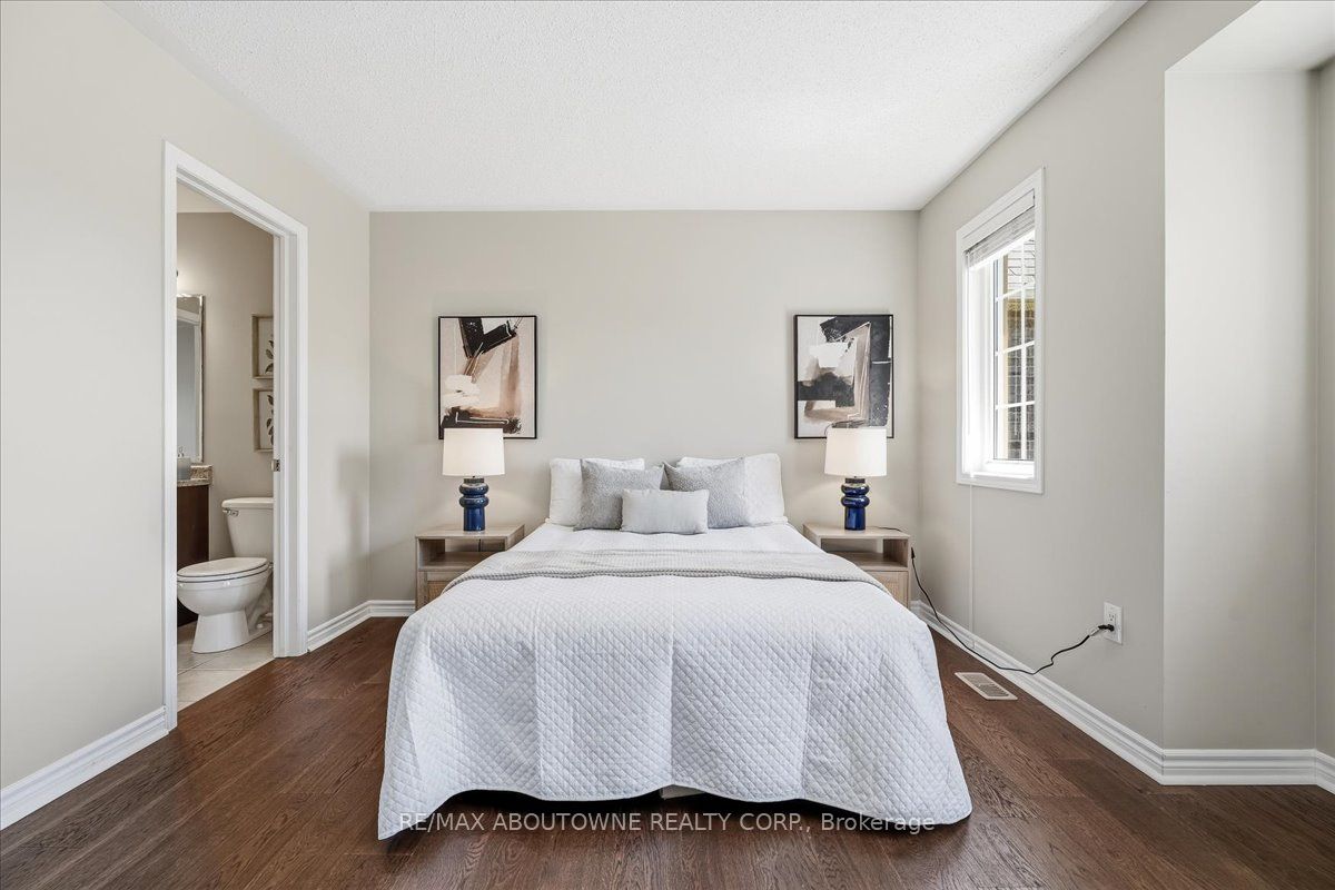2383 Calloway Drive, Oakville ‣ W13444528 2383 Calloway Drive, Oakville ‣ W13444528