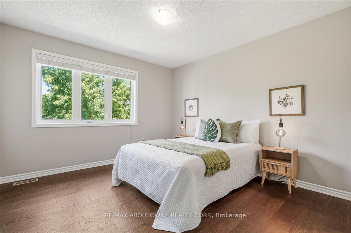 2383 Calloway Drive, Oakville ‣ W13444528 2383 Calloway Drive, Oakville ‣ W13444528