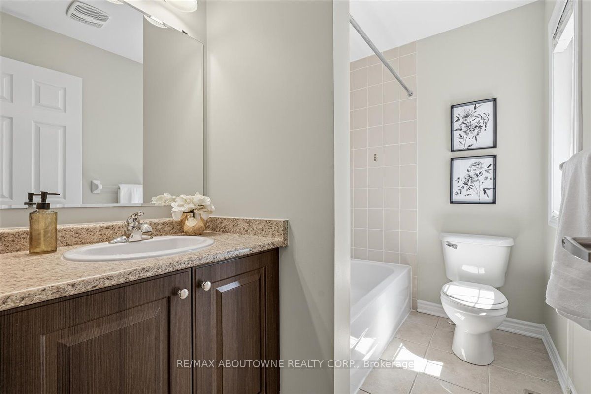 2383 Calloway Drive, Oakville ‣ W13444528 2383 Calloway Drive, Oakville ‣ W13444528