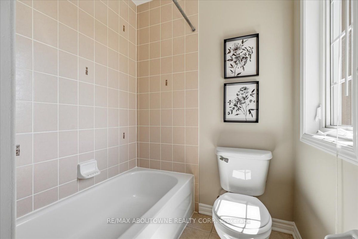 2383 Calloway Drive, Oakville ‣ W13444528 2383 Calloway Drive, Oakville ‣ W13444528