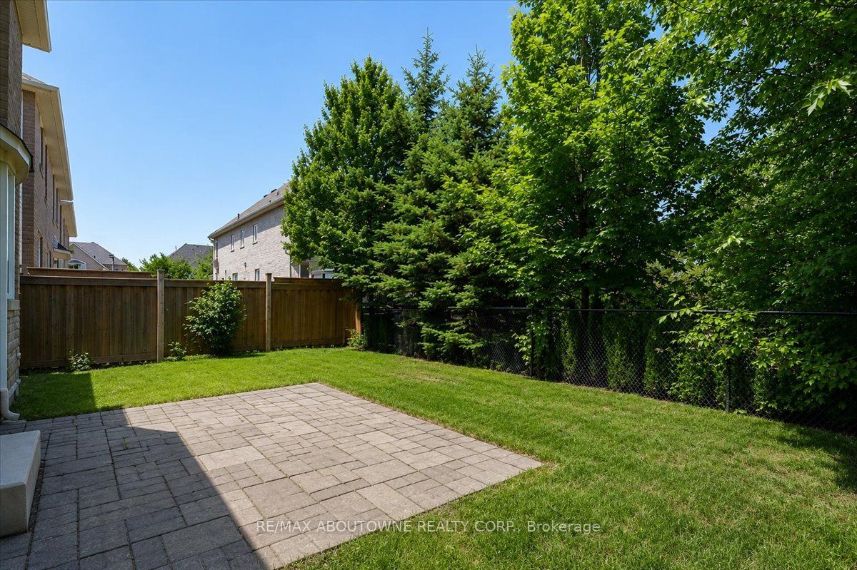 2383 Calloway Drive, Oakville ‣ W13444528 2383 Calloway Drive, Oakville ‣ W13444528