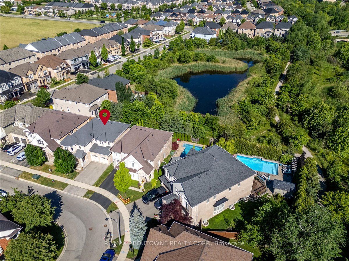 2383 Calloway Drive, Oakville ‣ W13444528 2383 Calloway Drive, Oakville ‣ W13444528