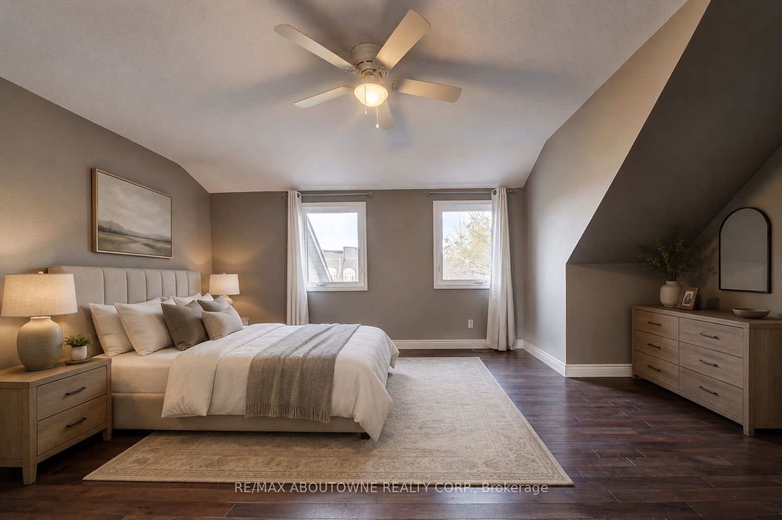 2353 Marine Drive, Oakville ‣ W13455486 2353 Marine Drive, Oakville ‣ W13455486
