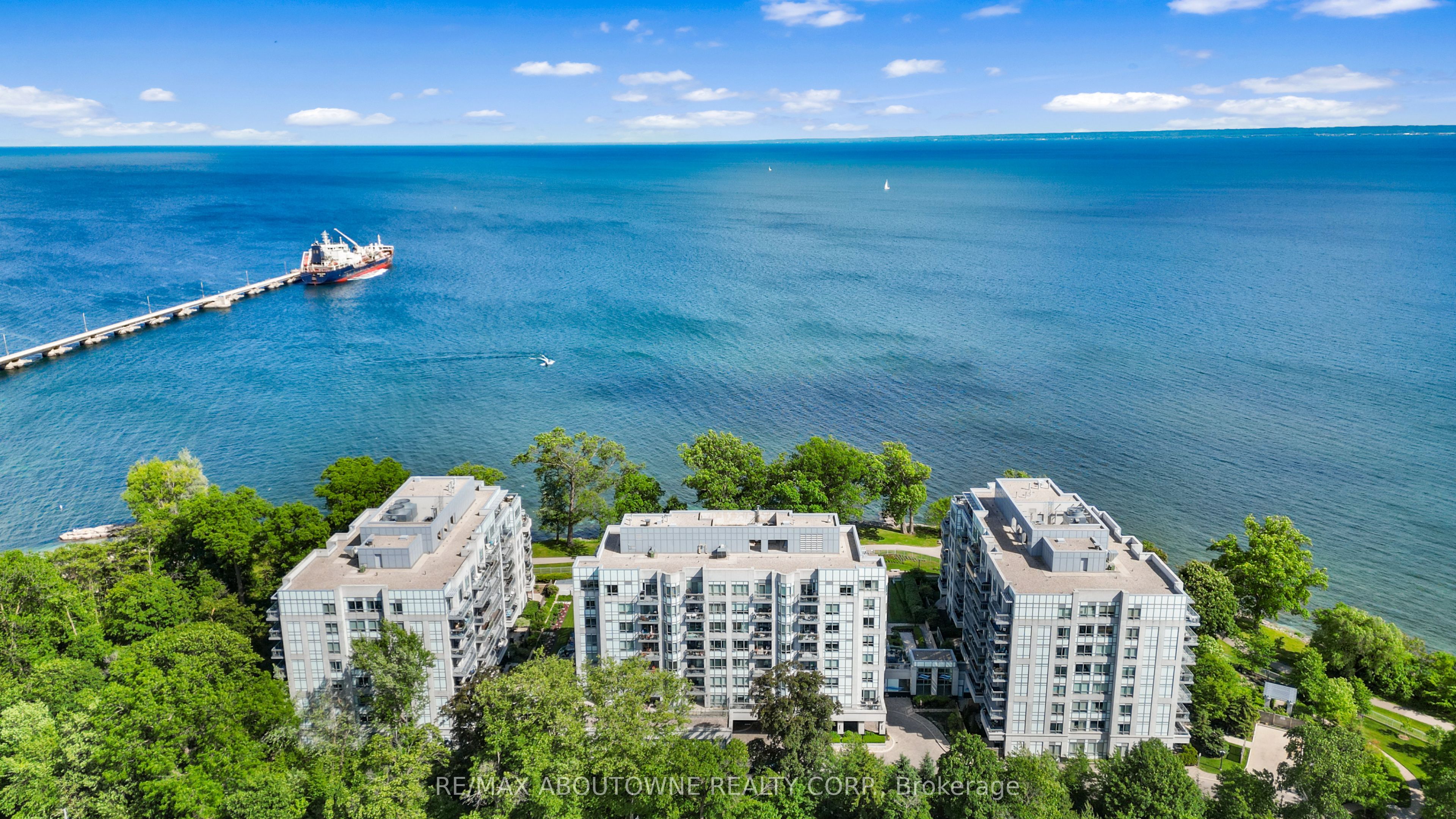 5 – 3500 Lakeshore Road, Oakville