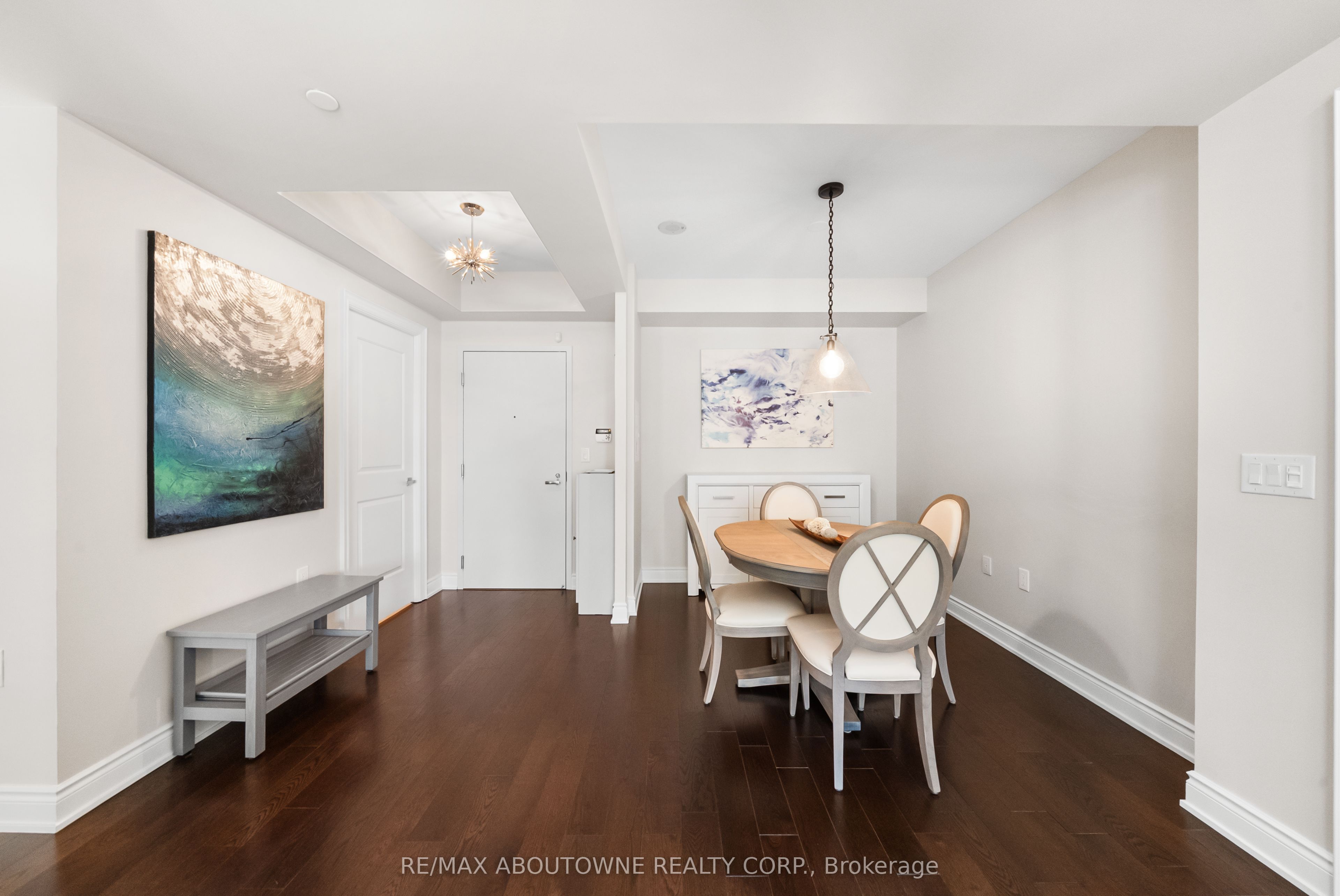 5 – 3500 Lakeshore Road, Oakville ‣ W13455778 5 – 3500 Lakeshore Road, Oakville ‣ W13455778