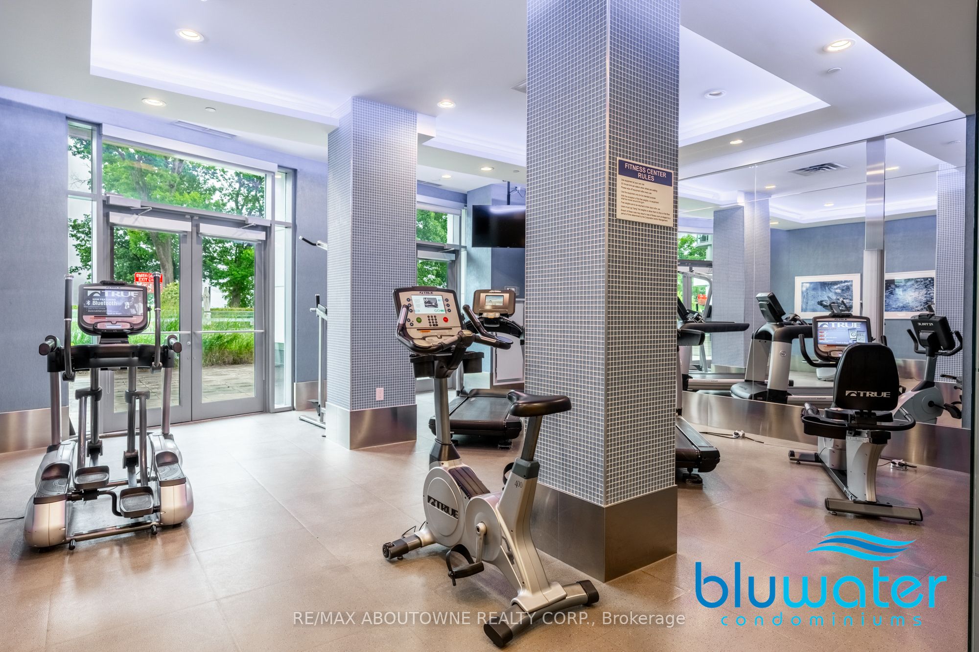 5 – 3500 Lakeshore Road, Oakville ‣ W13455778 5 – 3500 Lakeshore Road, Oakville ‣ W13455778