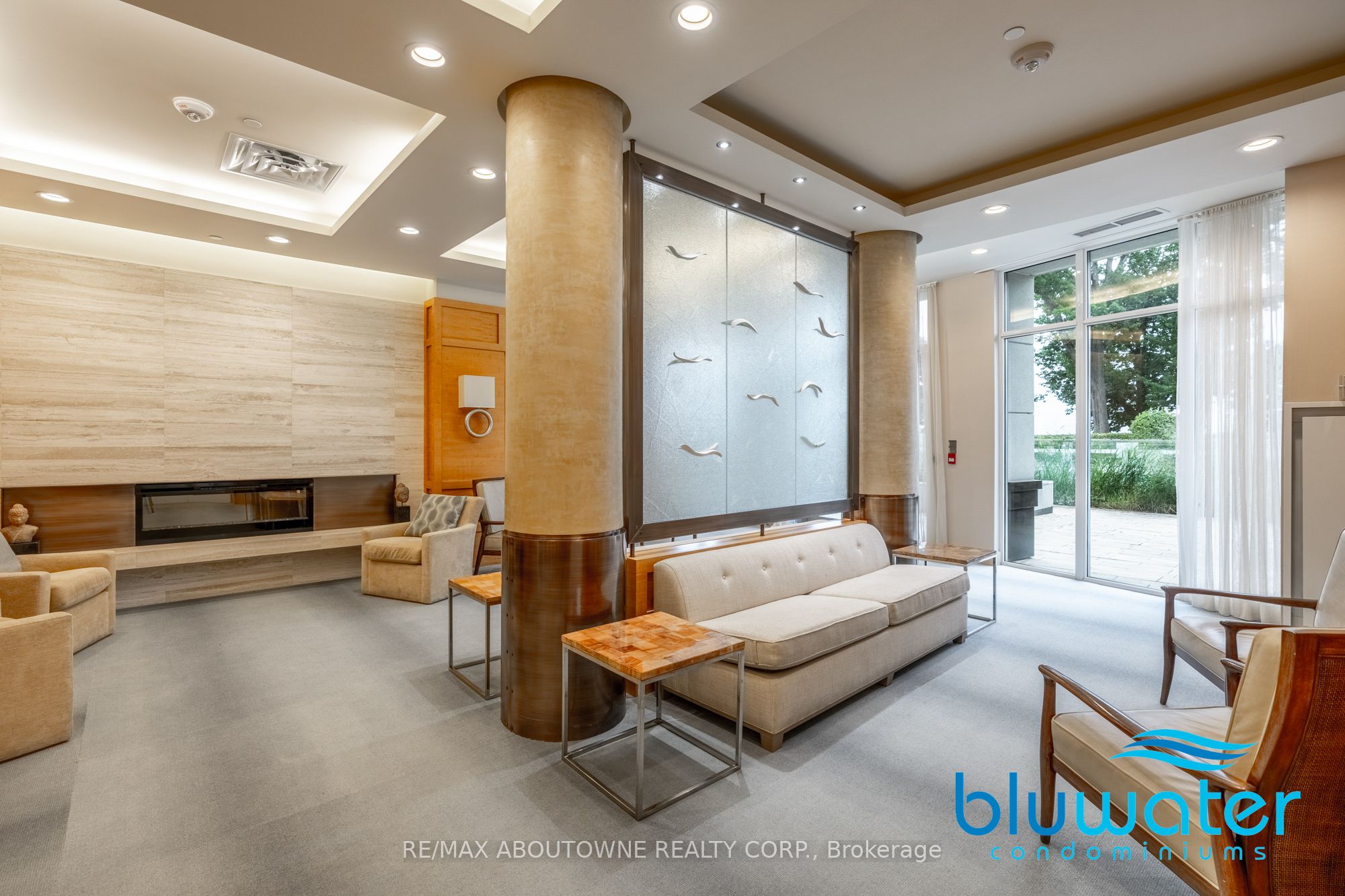 5 – 3500 Lakeshore Road, Oakville ‣ W13455778 5 – 3500 Lakeshore Road, Oakville ‣ W13455778