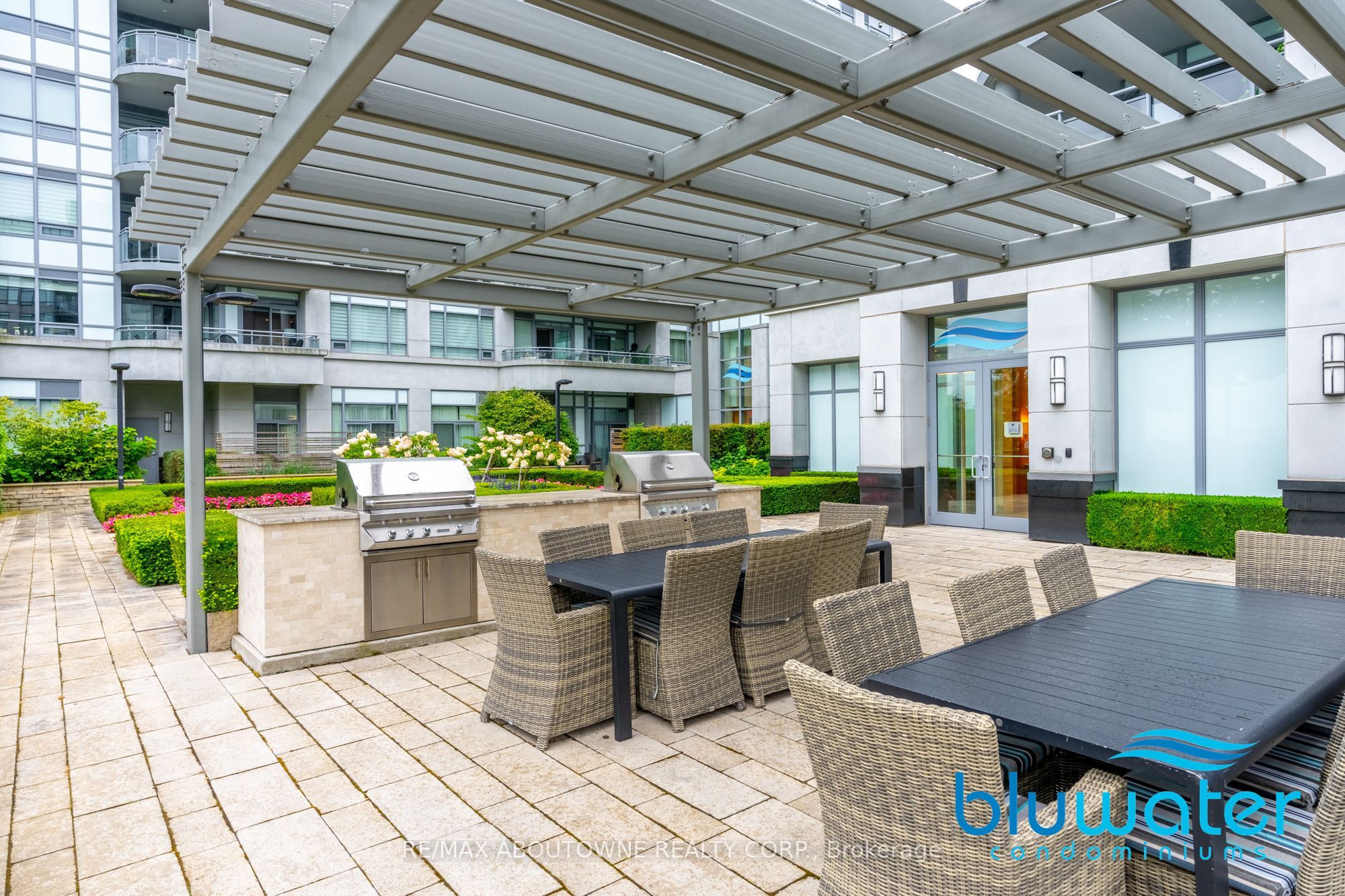 5 – 3500 Lakeshore Road, Oakville ‣ W13455778 5 – 3500 Lakeshore Road, Oakville ‣ W13455778