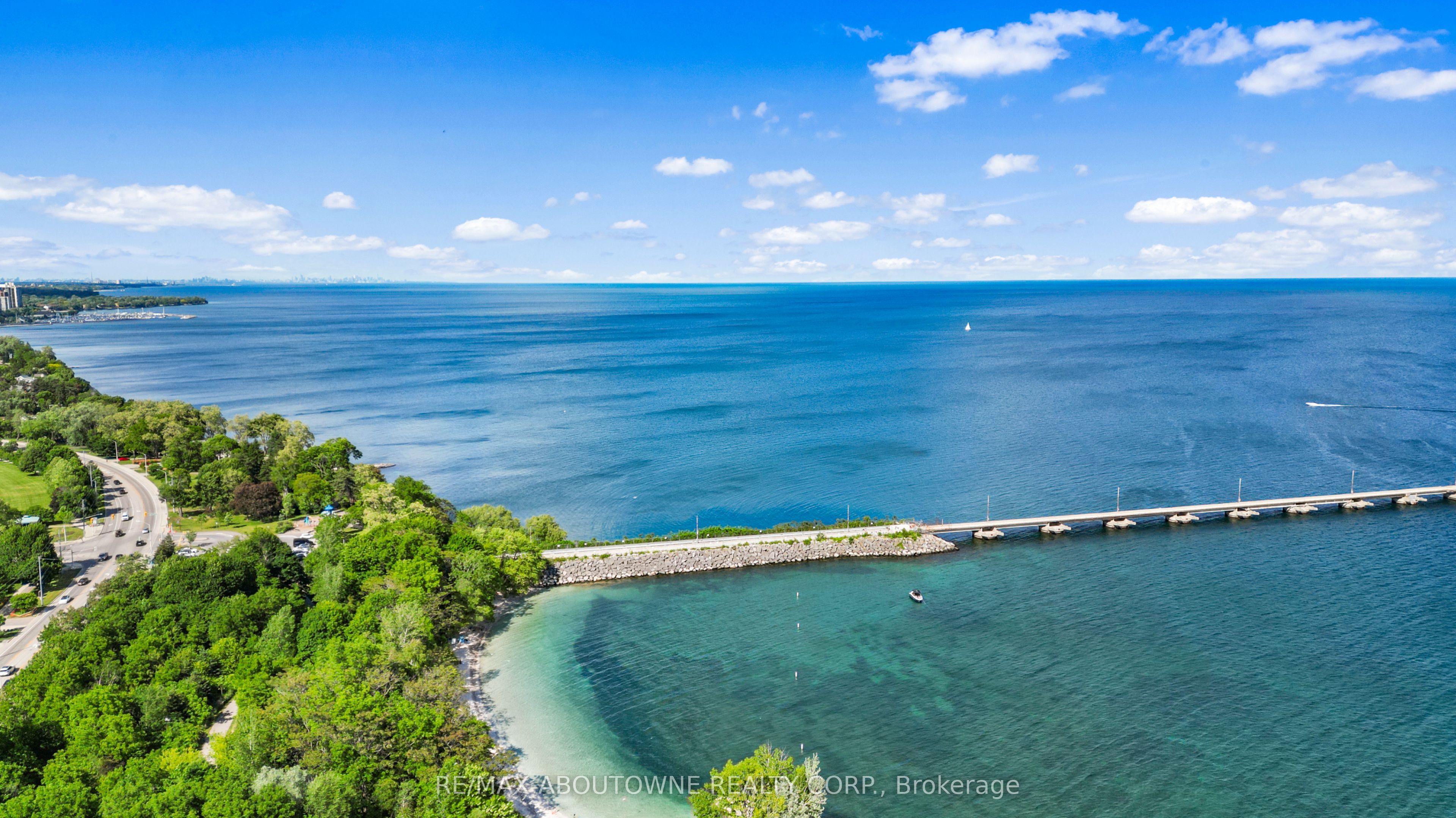 5 – 3500 Lakeshore Road, Oakville ‣ W13455778 5 – 3500 Lakeshore Road, Oakville ‣ W13455778