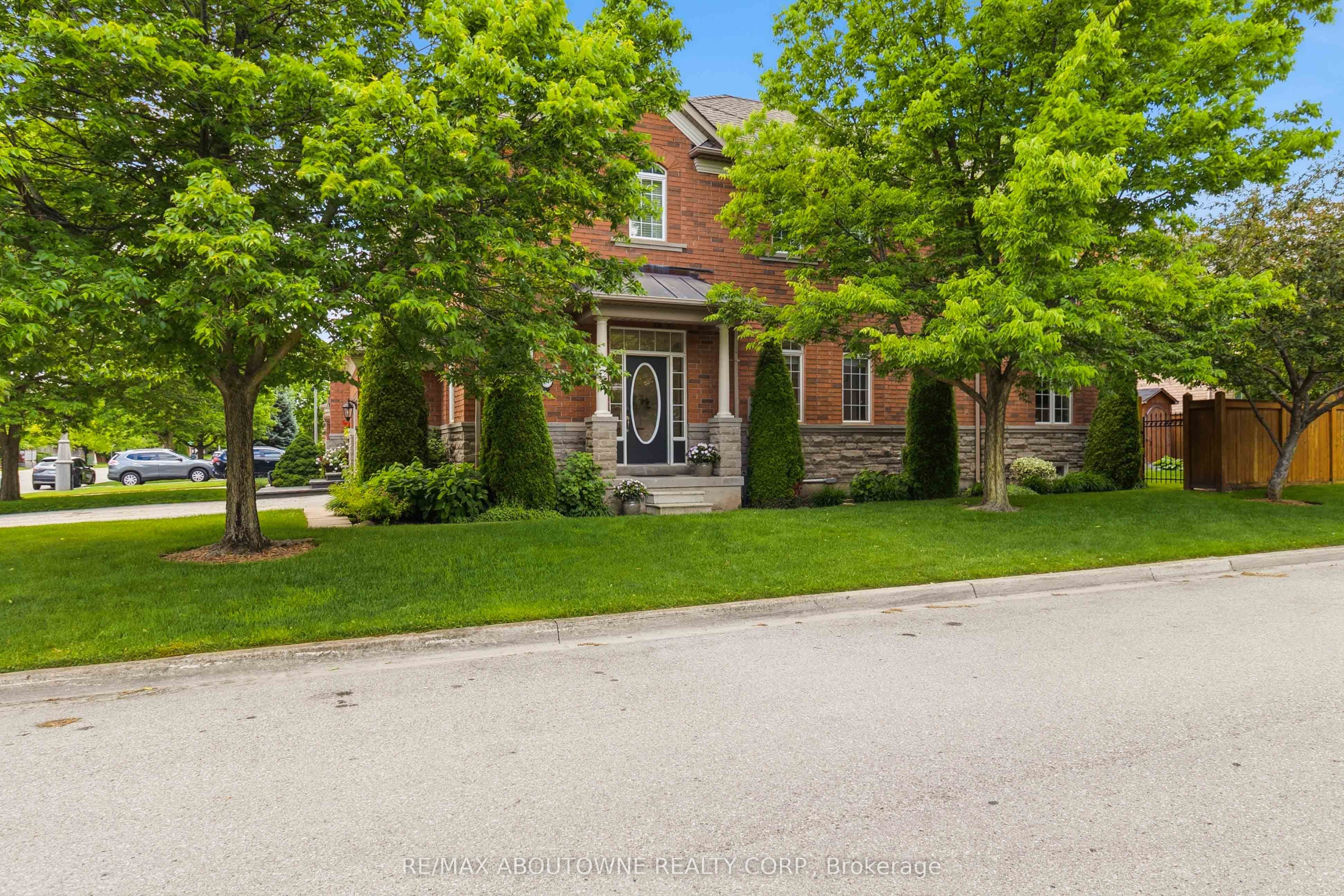 240 Duskywing Way, Oakville