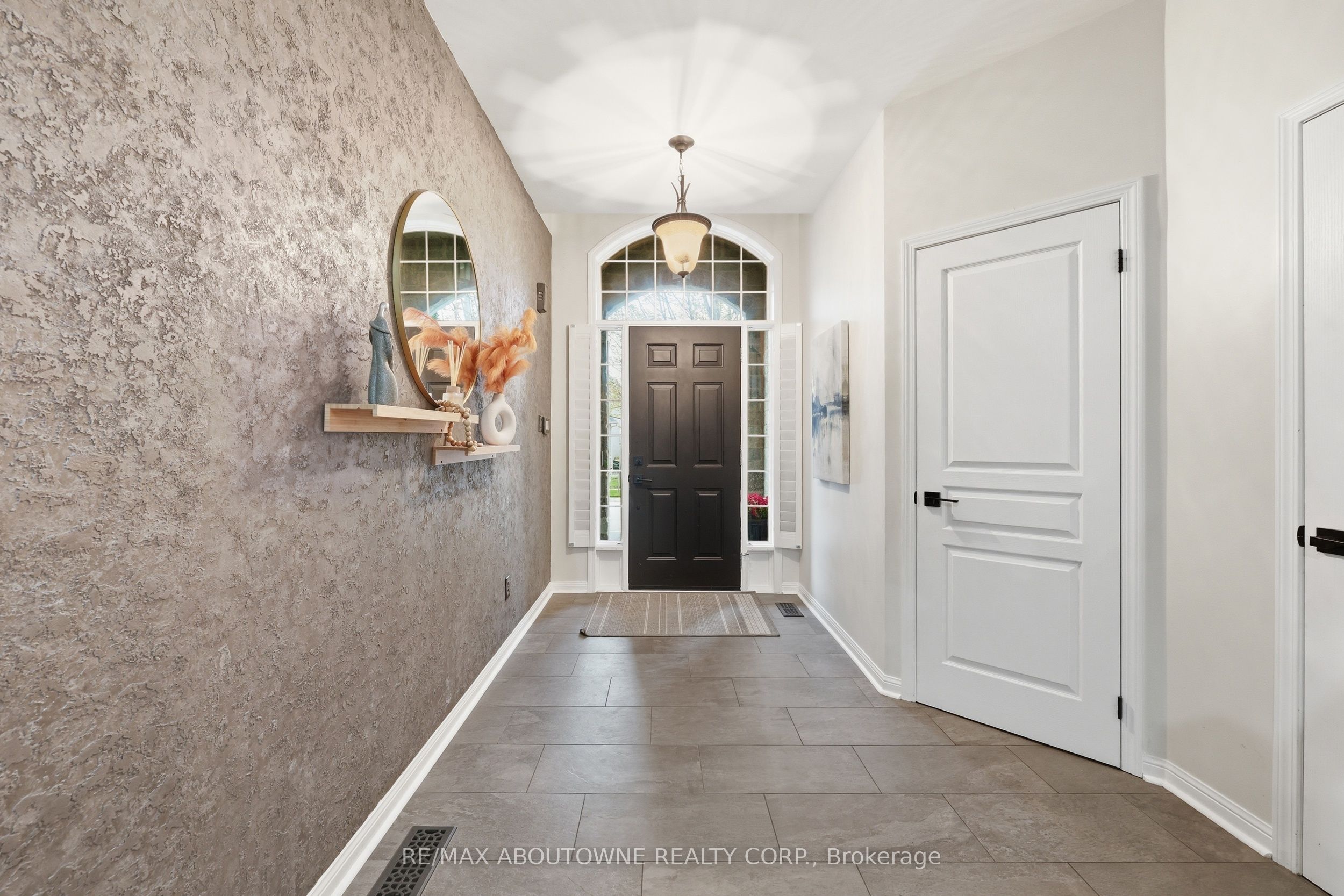 2202 Brookhaven Crescent, Oakville ‣ W13466166 2202 Brookhaven Crescent, Oakville ‣ W13466166