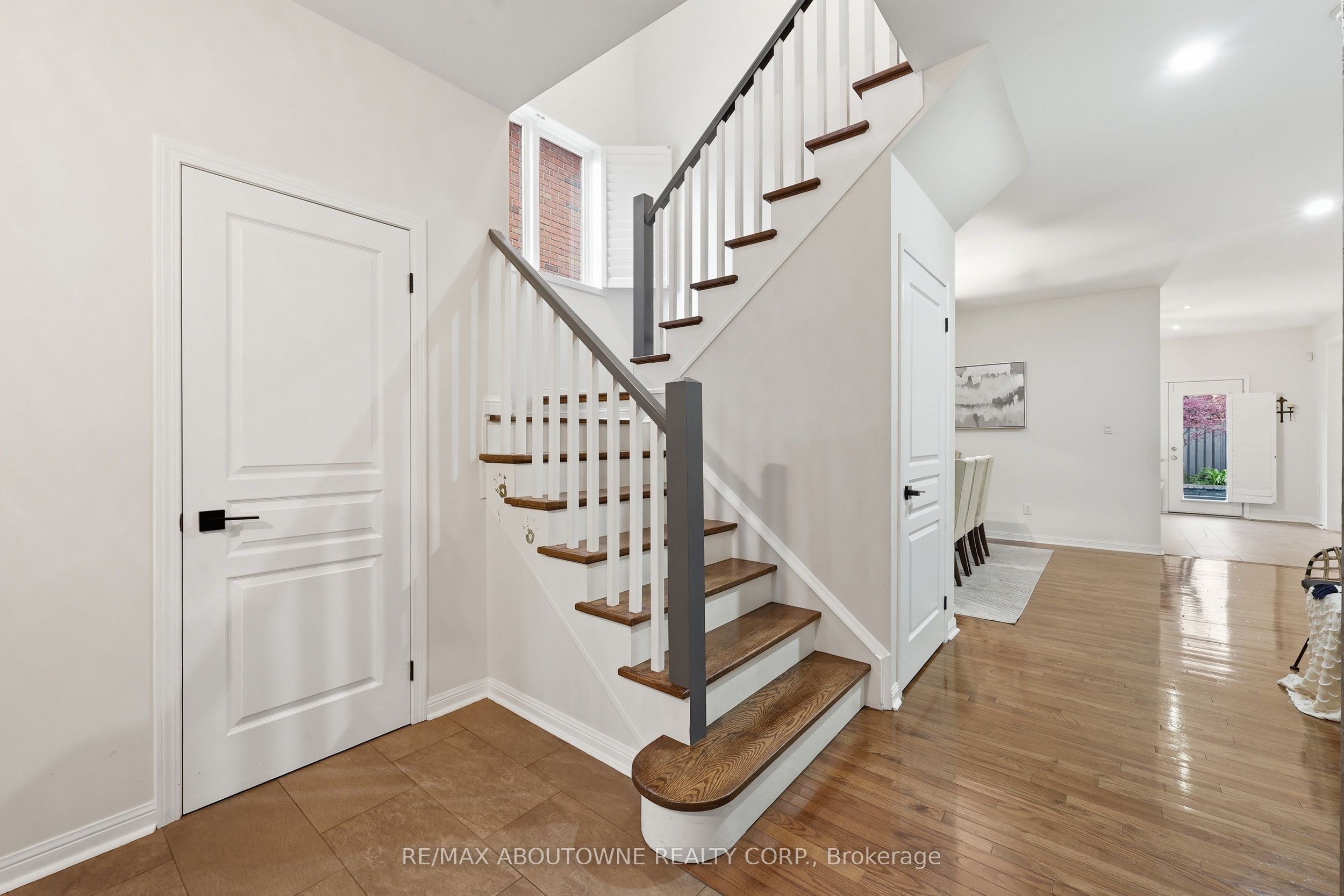 2202 Brookhaven Crescent, Oakville ‣ W13466166 2202 Brookhaven Crescent, Oakville ‣ W13466166