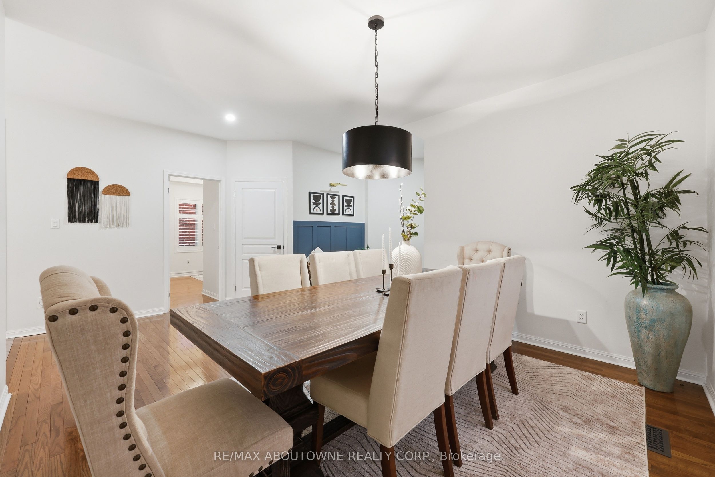 2202 Brookhaven Crescent, Oakville ‣ W13466166 2202 Brookhaven Crescent, Oakville ‣ W13466166