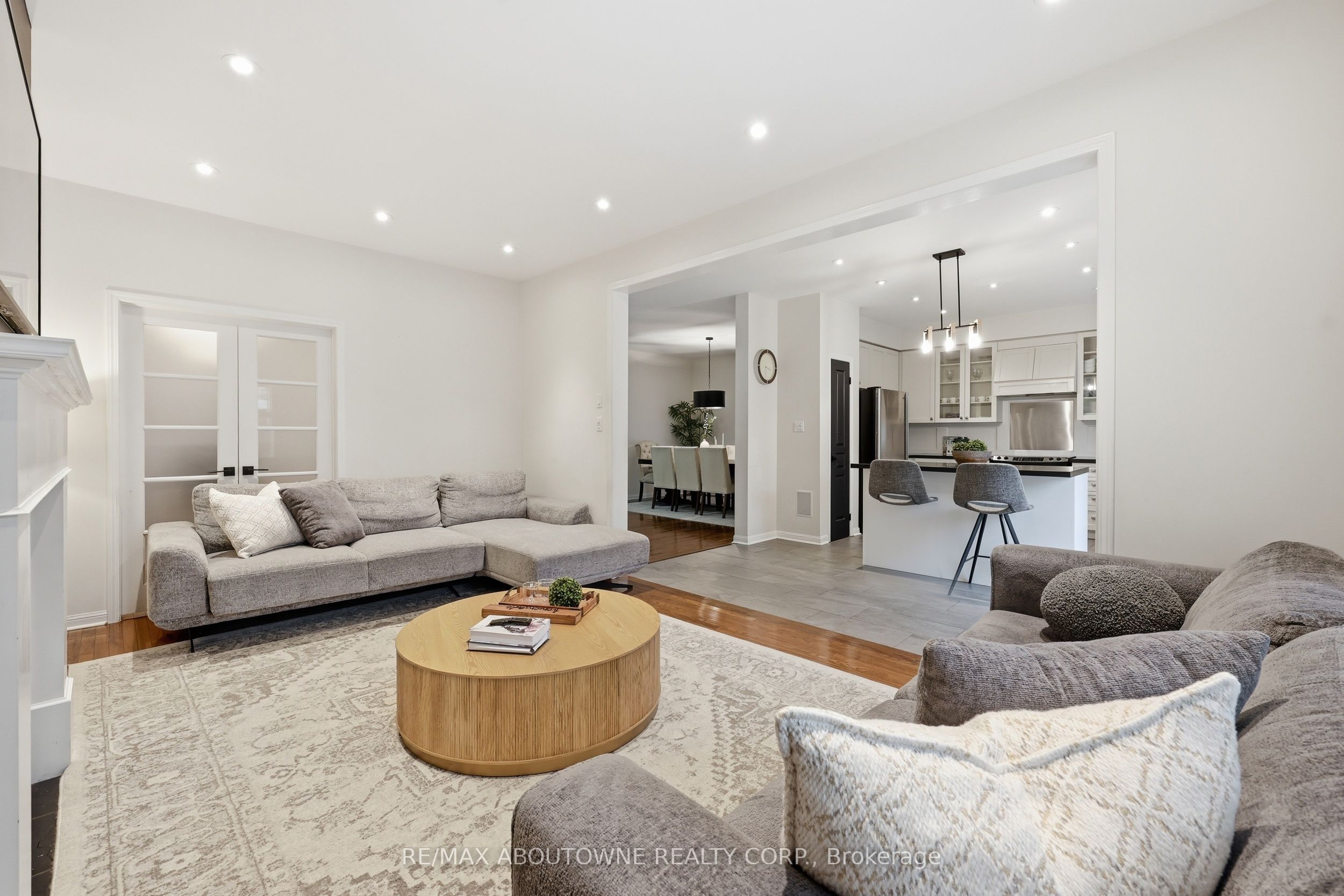 2202 Brookhaven Crescent, Oakville ‣ W13466166 2202 Brookhaven Crescent, Oakville ‣ W13466166