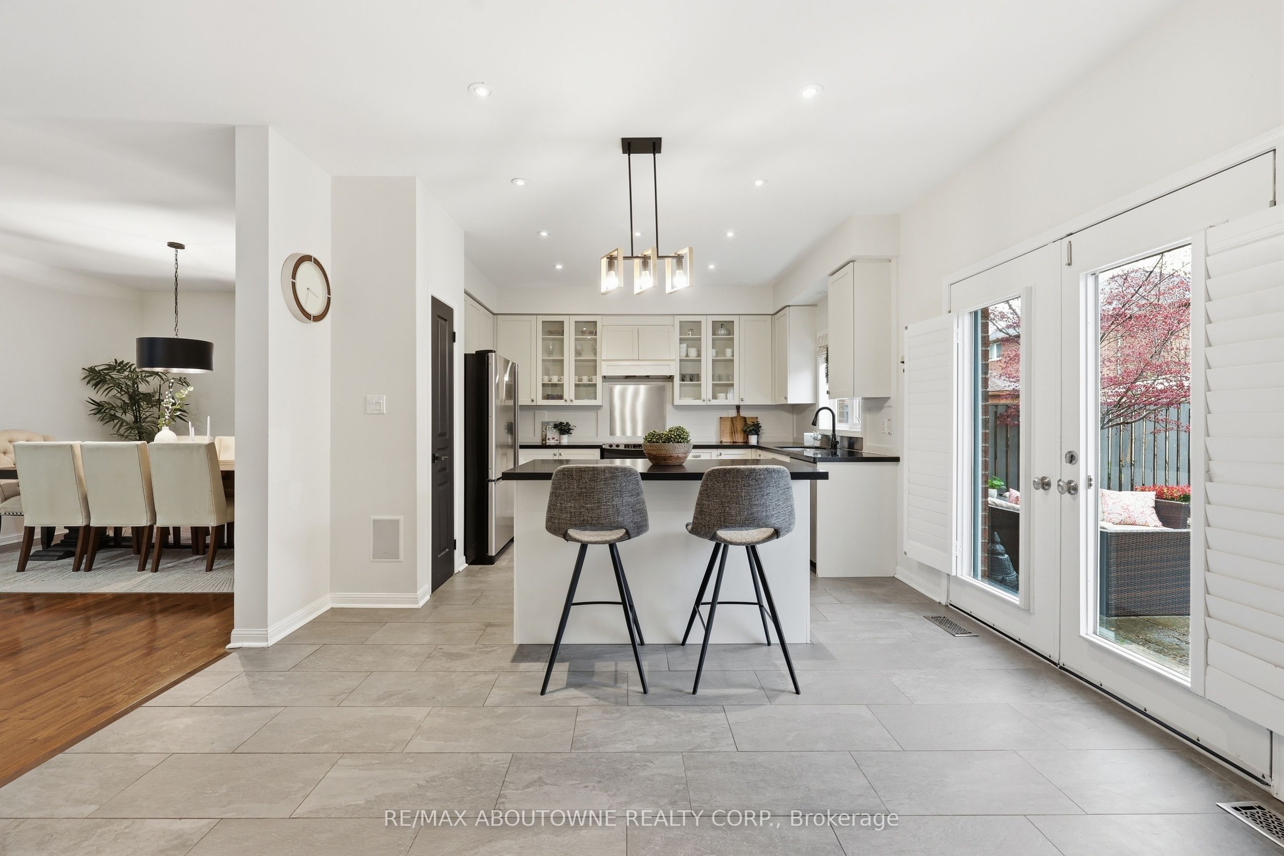 2202 Brookhaven Crescent, Oakville ‣ W13466166 2202 Brookhaven Crescent, Oakville ‣ W13466166