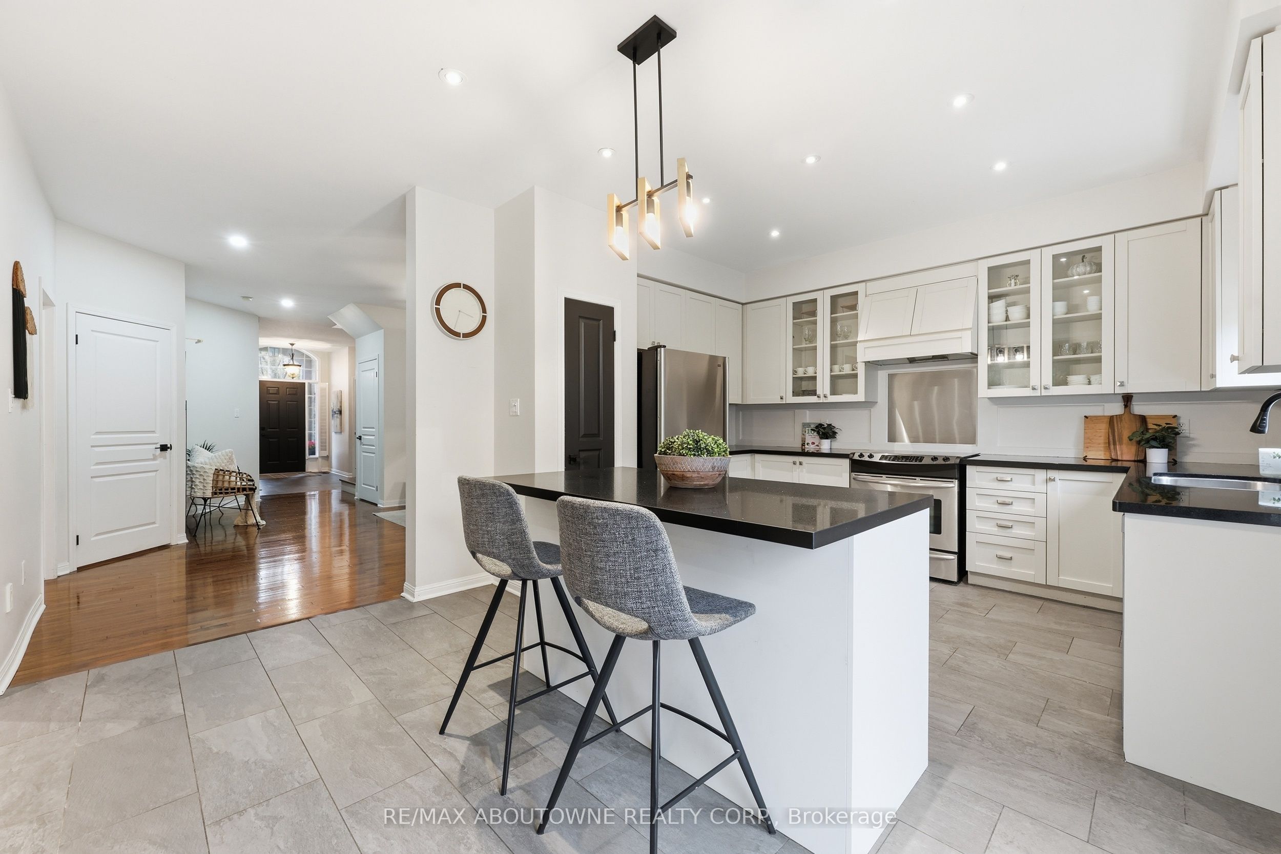 2202 Brookhaven Crescent, Oakville ‣ W13466166 2202 Brookhaven Crescent, Oakville ‣ W13466166