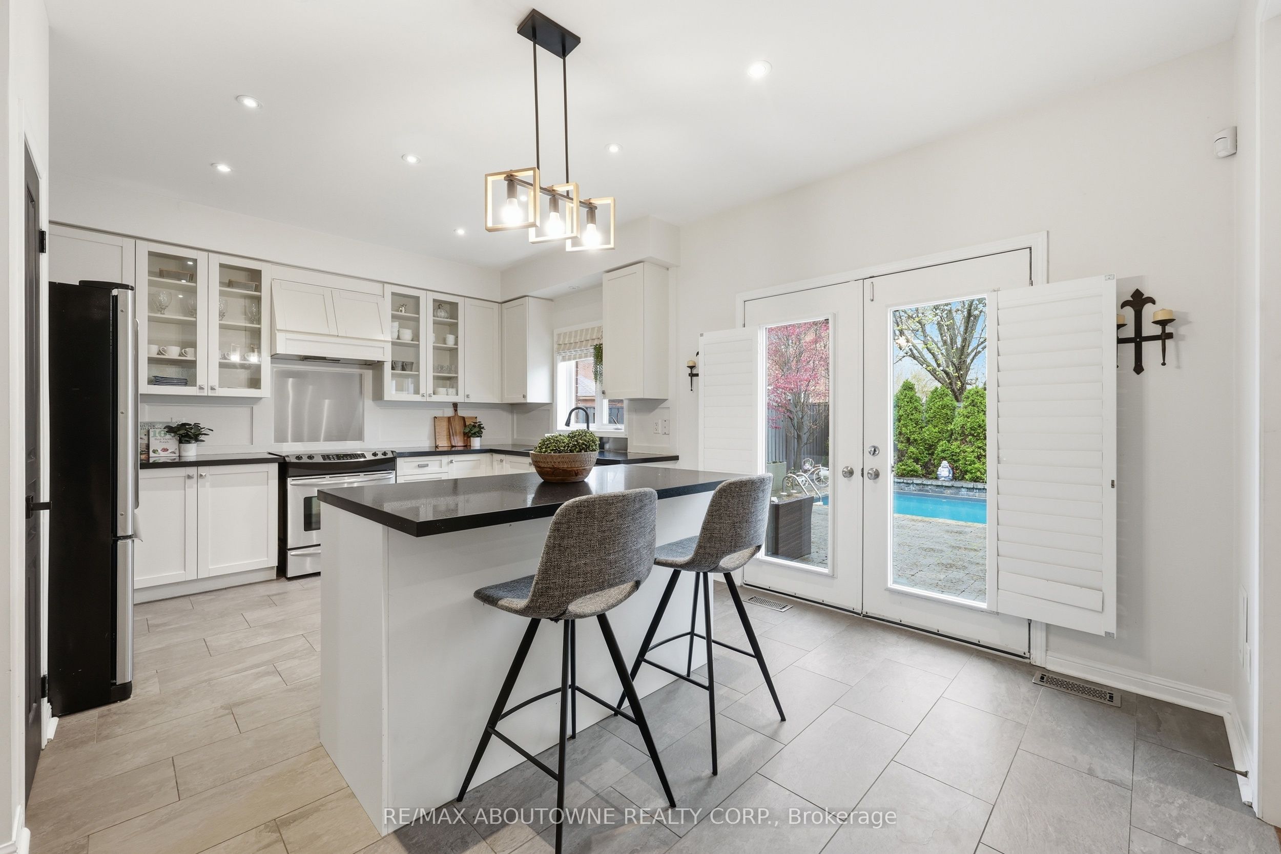 2202 Brookhaven Crescent, Oakville ‣ W13466166 2202 Brookhaven Crescent, Oakville ‣ W13466166