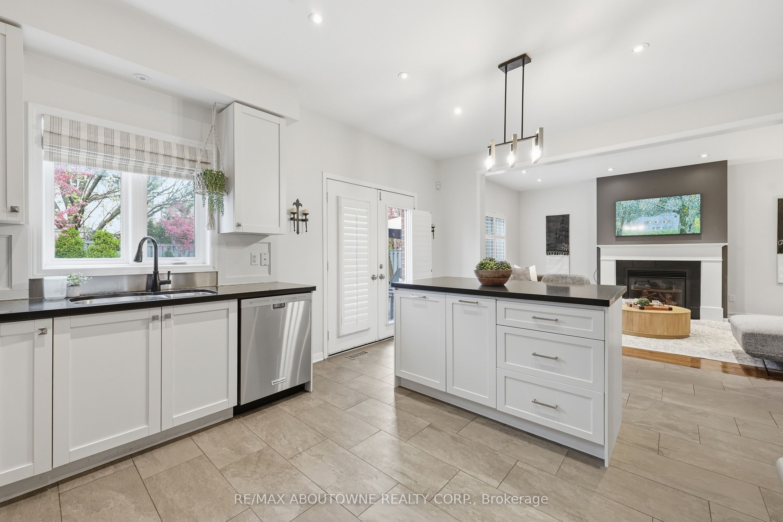 2202 Brookhaven Crescent, Oakville ‣ W13466166 2202 Brookhaven Crescent, Oakville ‣ W13466166
