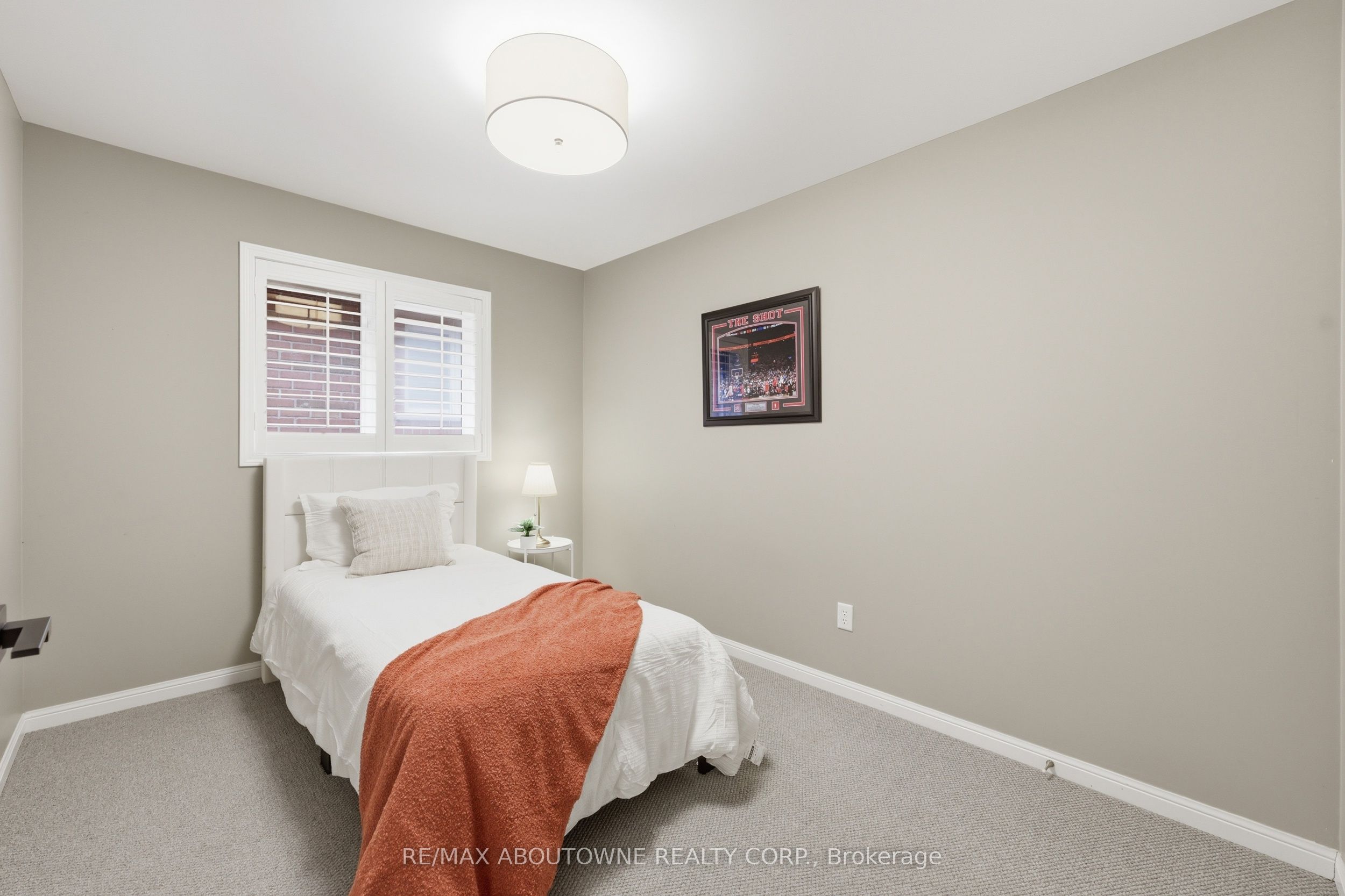 2202 Brookhaven Crescent, Oakville ‣ W13466166 2202 Brookhaven Crescent, Oakville ‣ W13466166