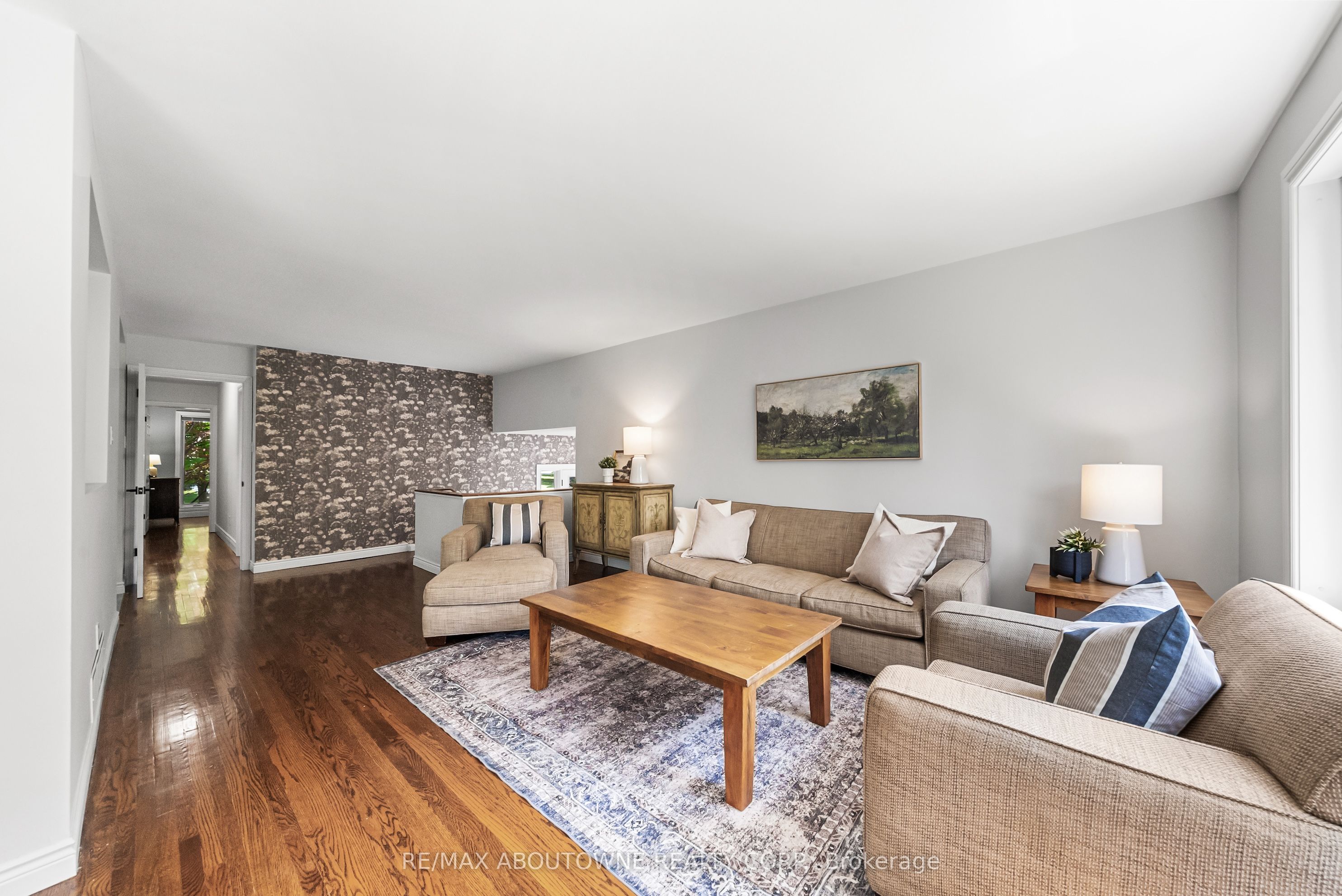 166 Castle Crescent, Oakville ‣ W13467314 166 Castle Crescent, Oakville ‣ W13467314