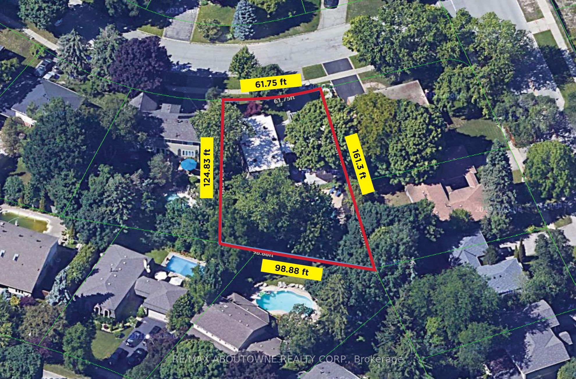 166 Castle Crescent, Oakville ‣ W13467314 166 Castle Crescent, Oakville ‣ W13467314