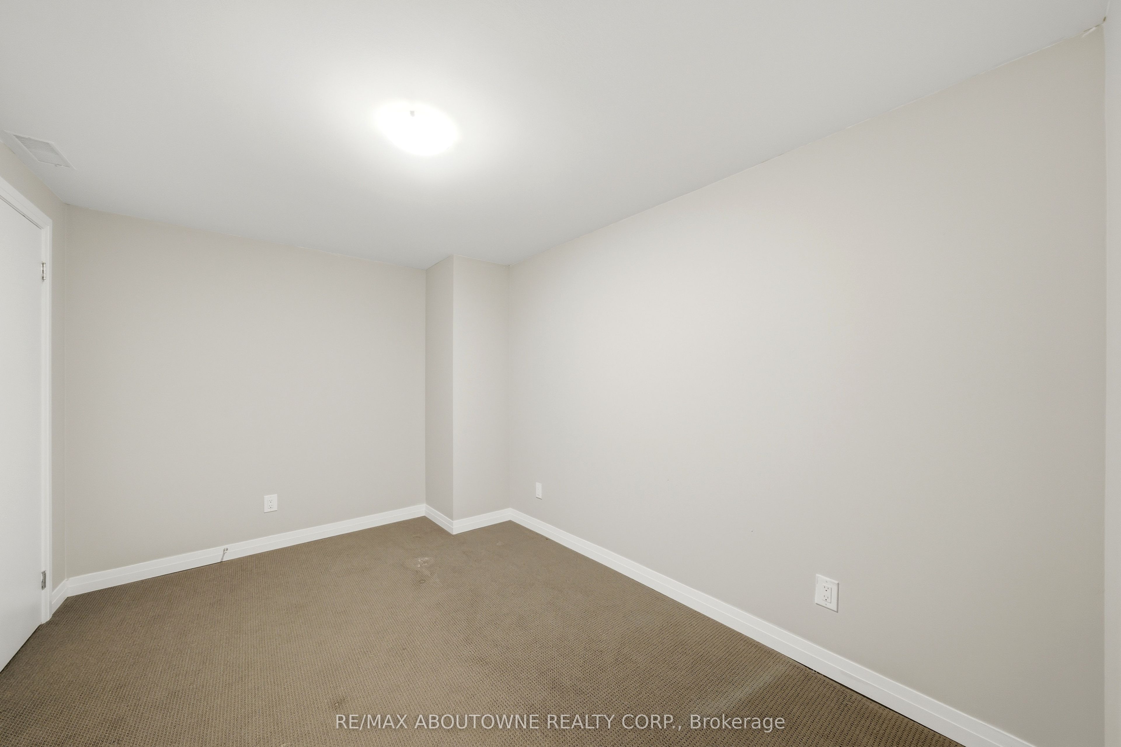 134 Wakefield Road, Milton ‣ W13468428 134 Wakefield Road, Milton ‣ W13468428