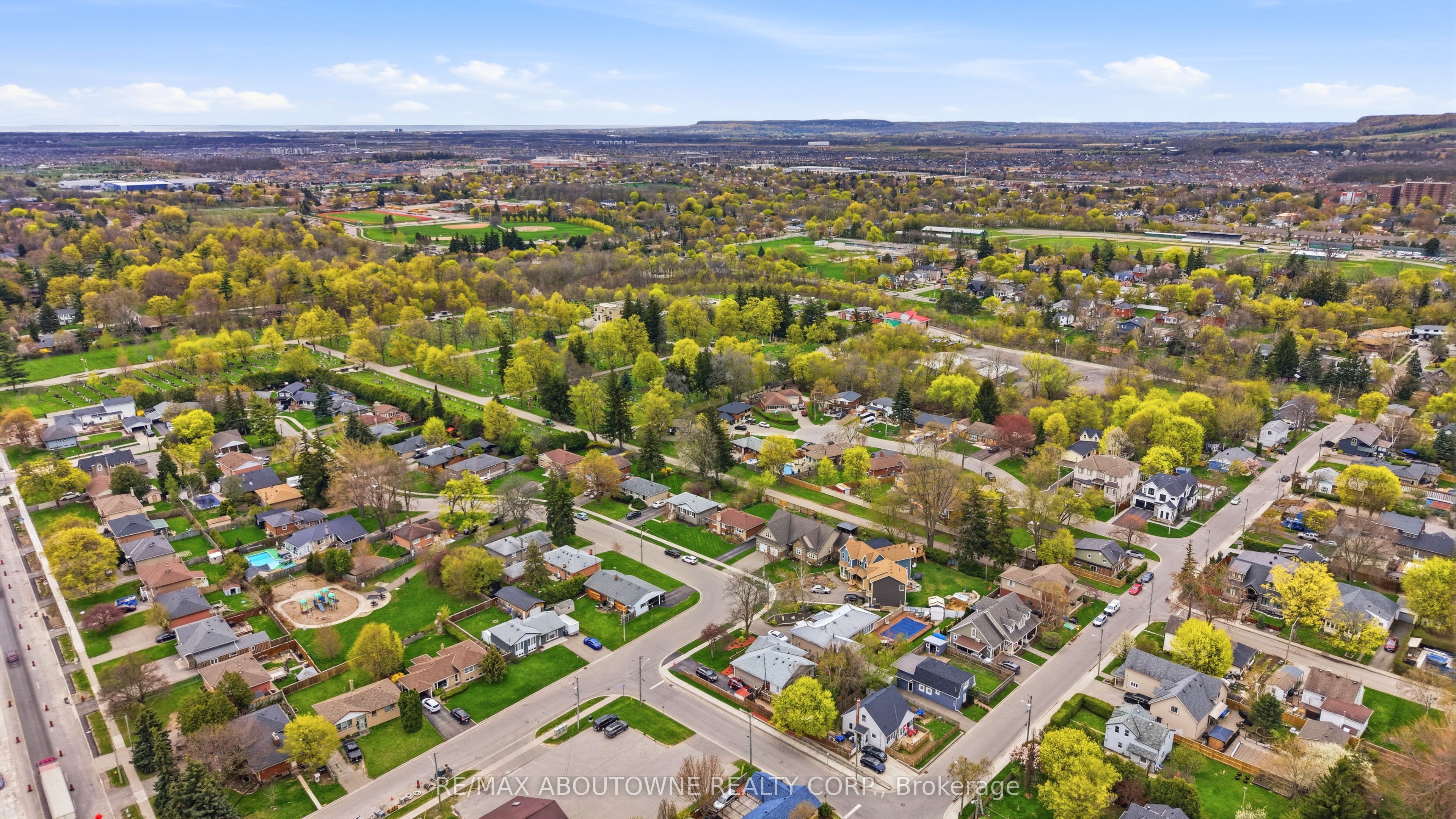 134 Wakefield Road, Milton ‣ W13468428 134 Wakefield Road, Milton ‣ W13468428