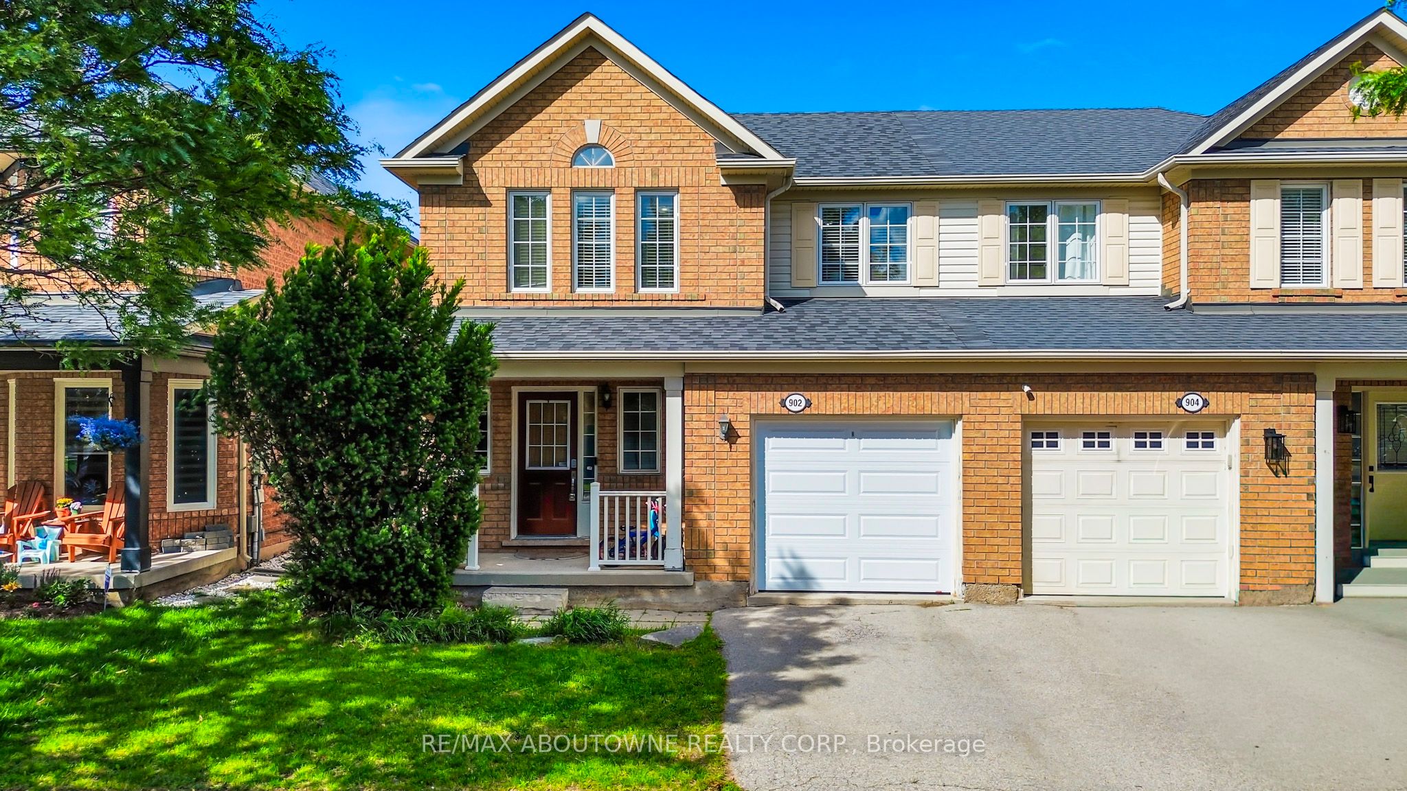 902 Gazley Circle, Milton