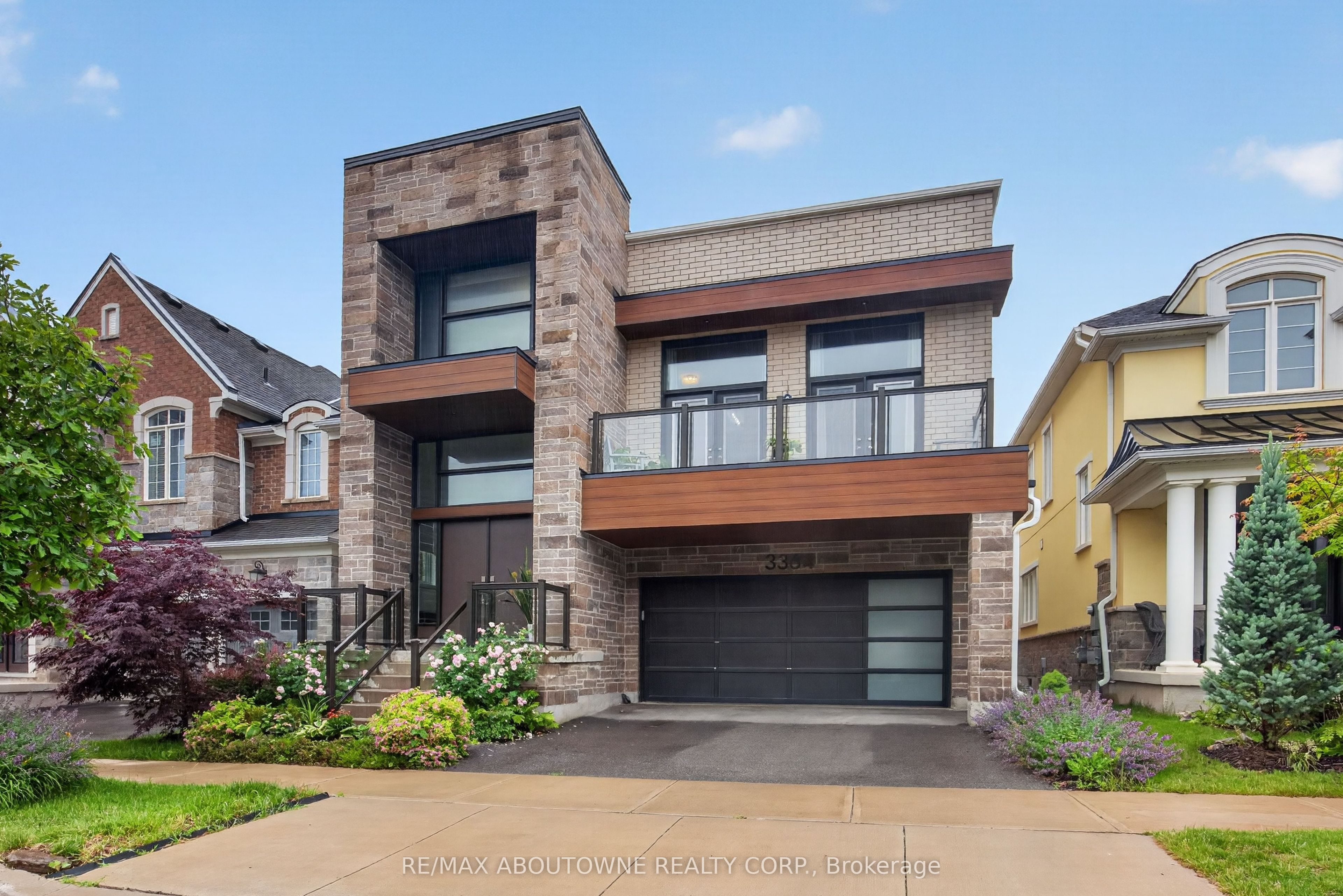 3364 Vernon Powell Drive, Oakville
