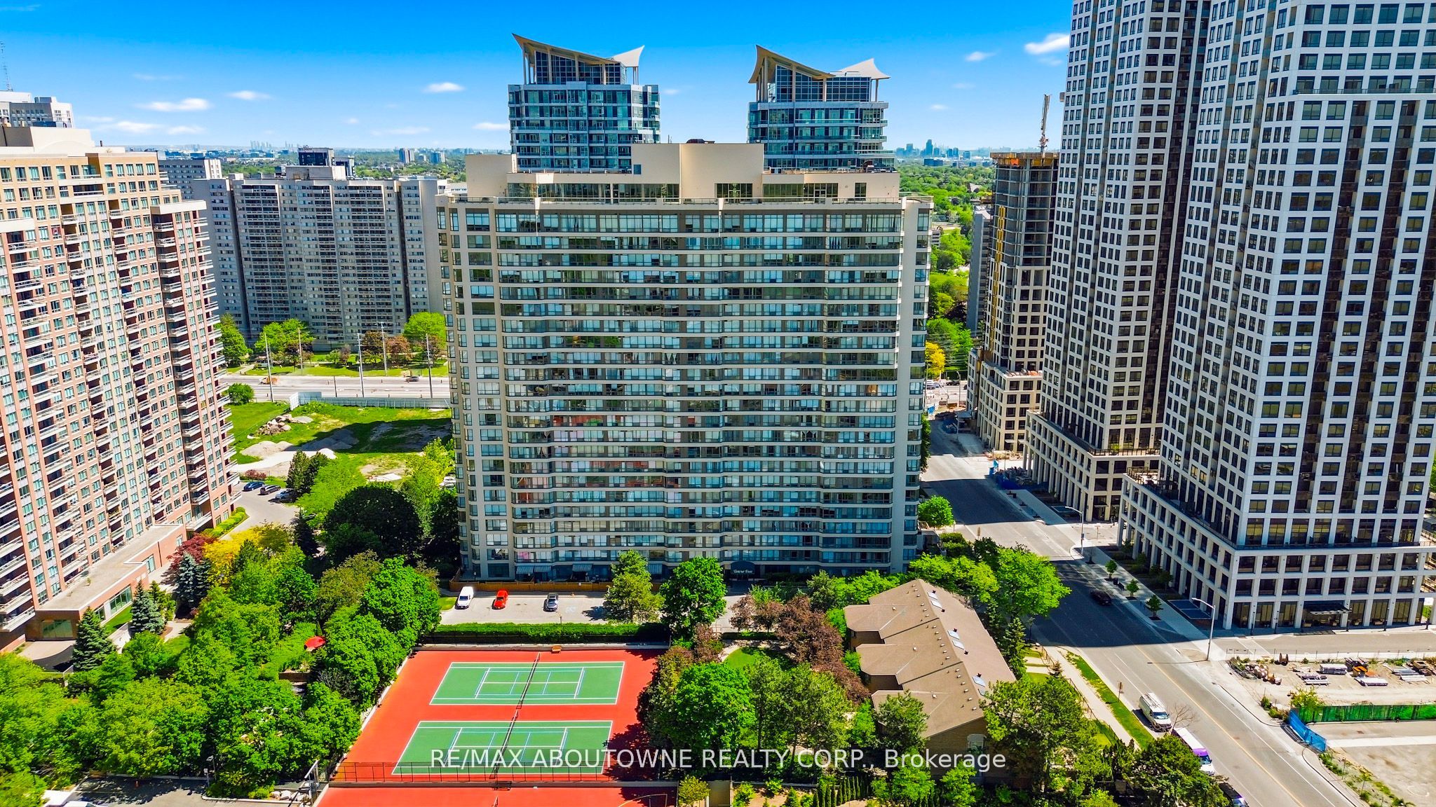 11 – 55 Elm Drive, Mississauga