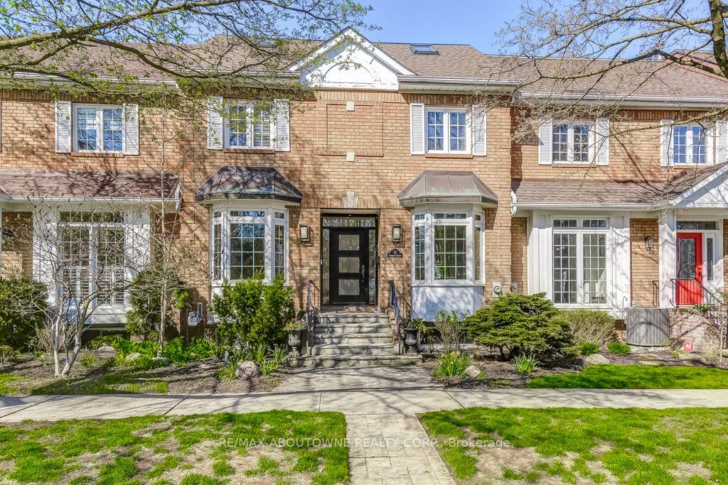 21 Chisholm Street, Oakville