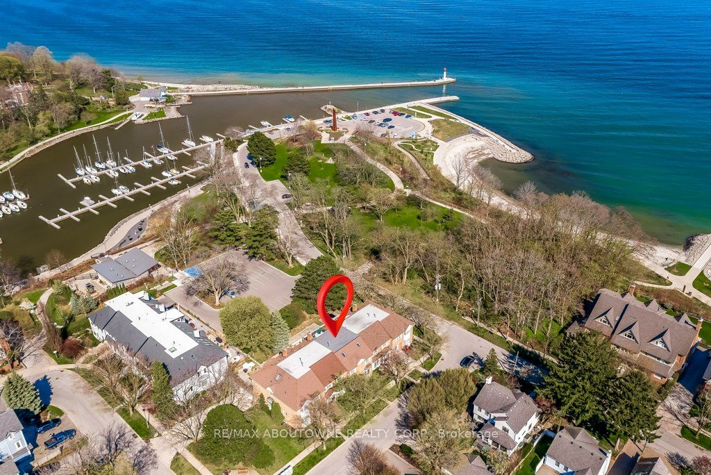 21 Chisholm Street, Oakville ‣ W13508610 21 Chisholm Street, Oakville ‣ W13508610