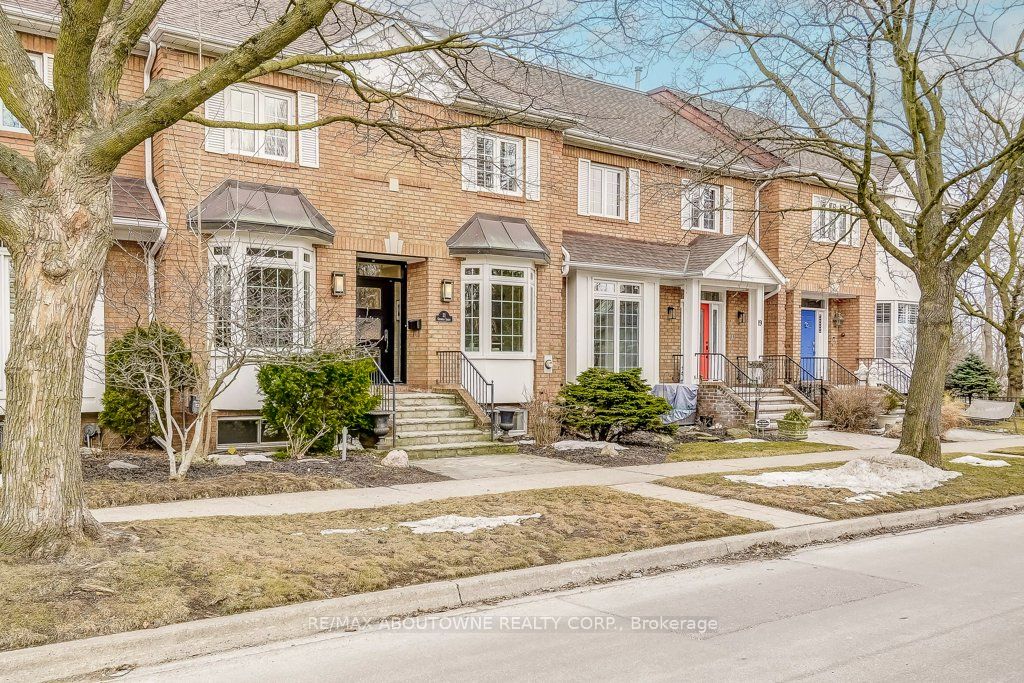 21 Chisholm Street, Oakville ‣ W13508610 21 Chisholm Street, Oakville ‣ W13508610