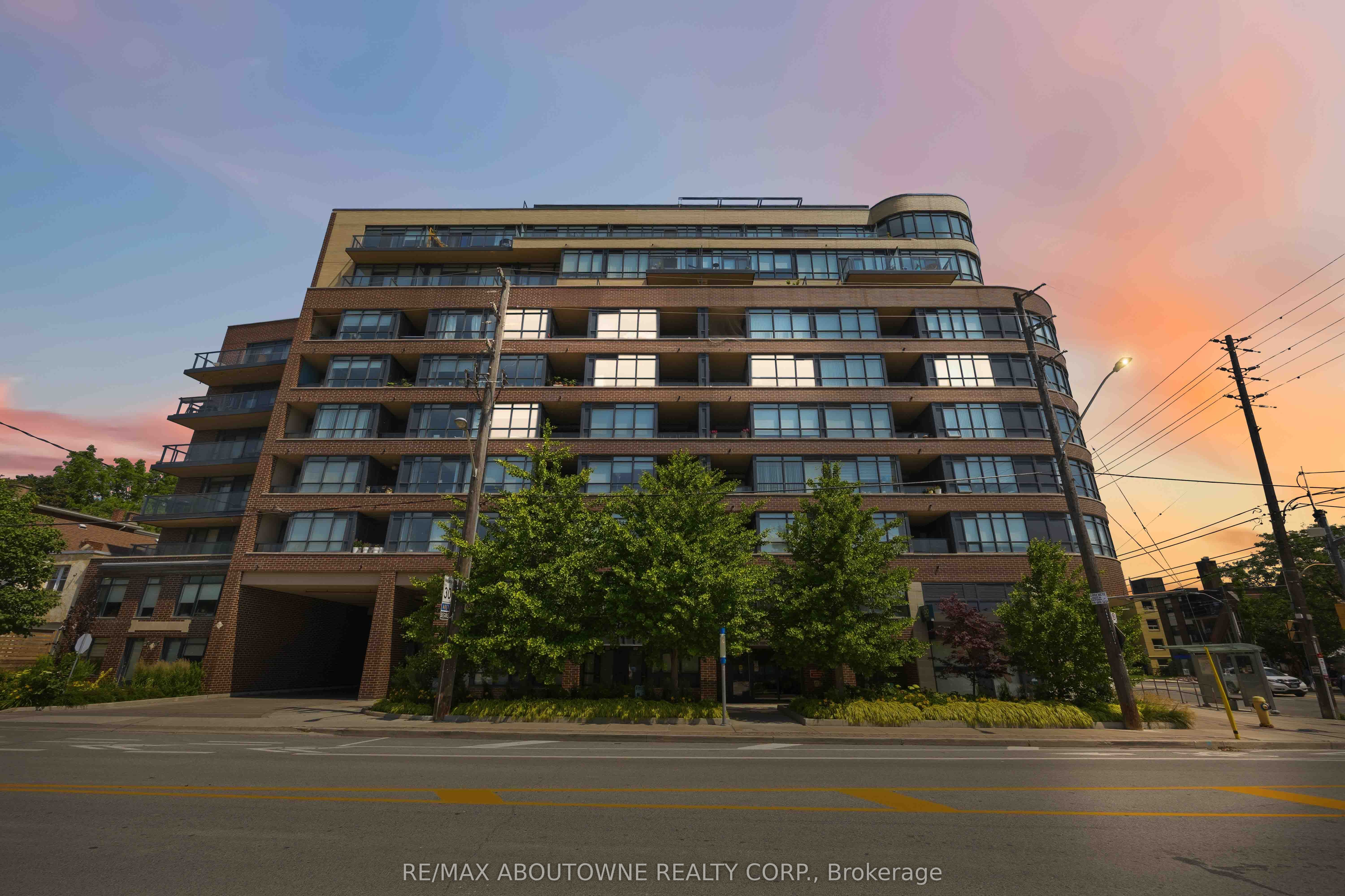 04 – 11 Superior Avenue, Toronto W06