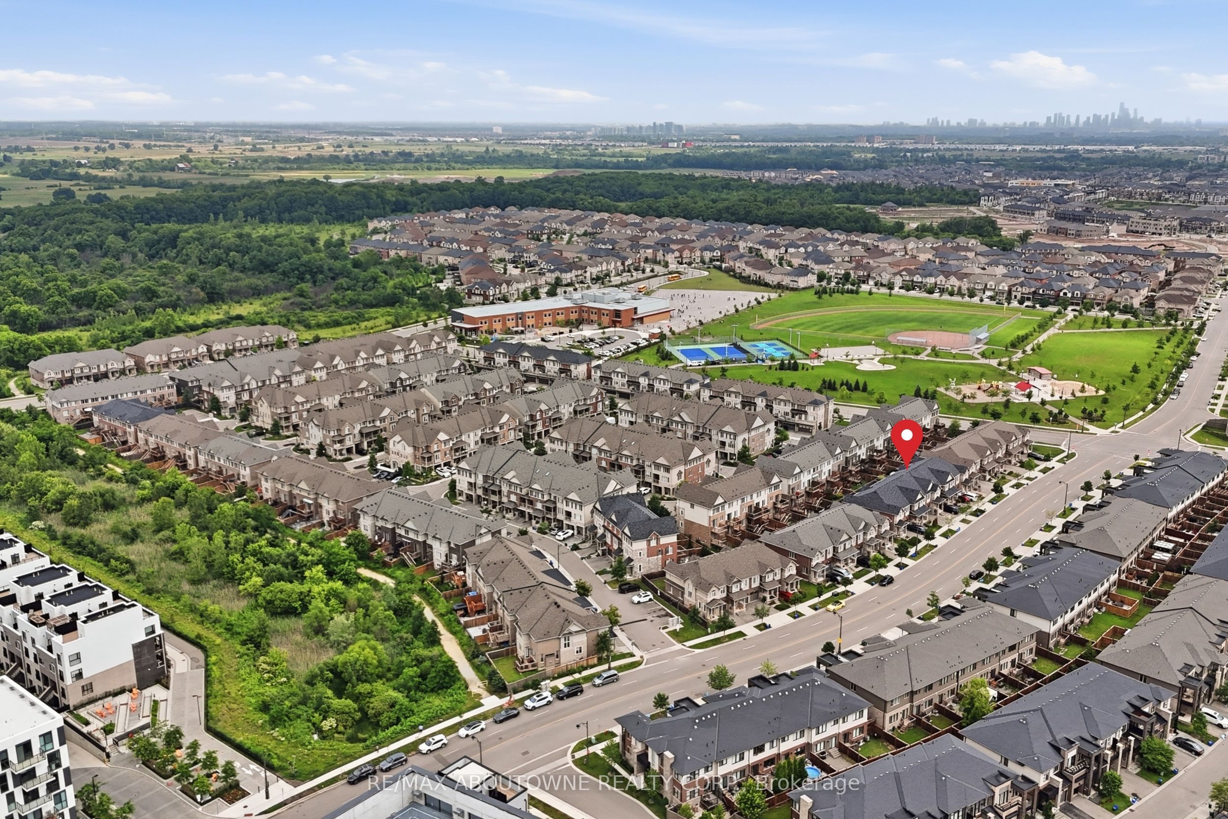 397 Wheat Boom Drive, Oakville ‣ W13517392 397 Wheat Boom Drive, Oakville ‣ W13517392