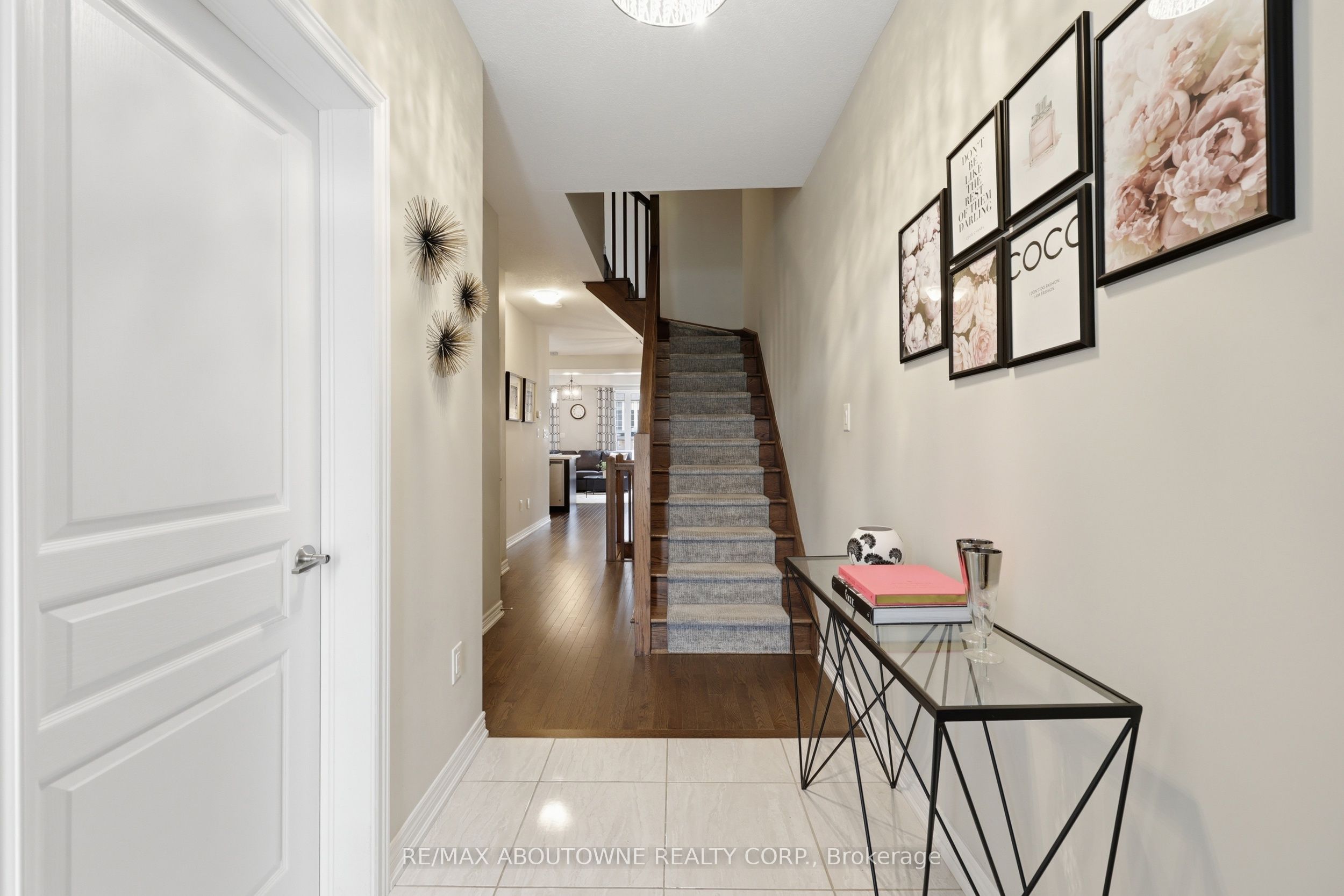 397 Wheat Boom Drive, Oakville ‣ W13517392 397 Wheat Boom Drive, Oakville ‣ W13517392