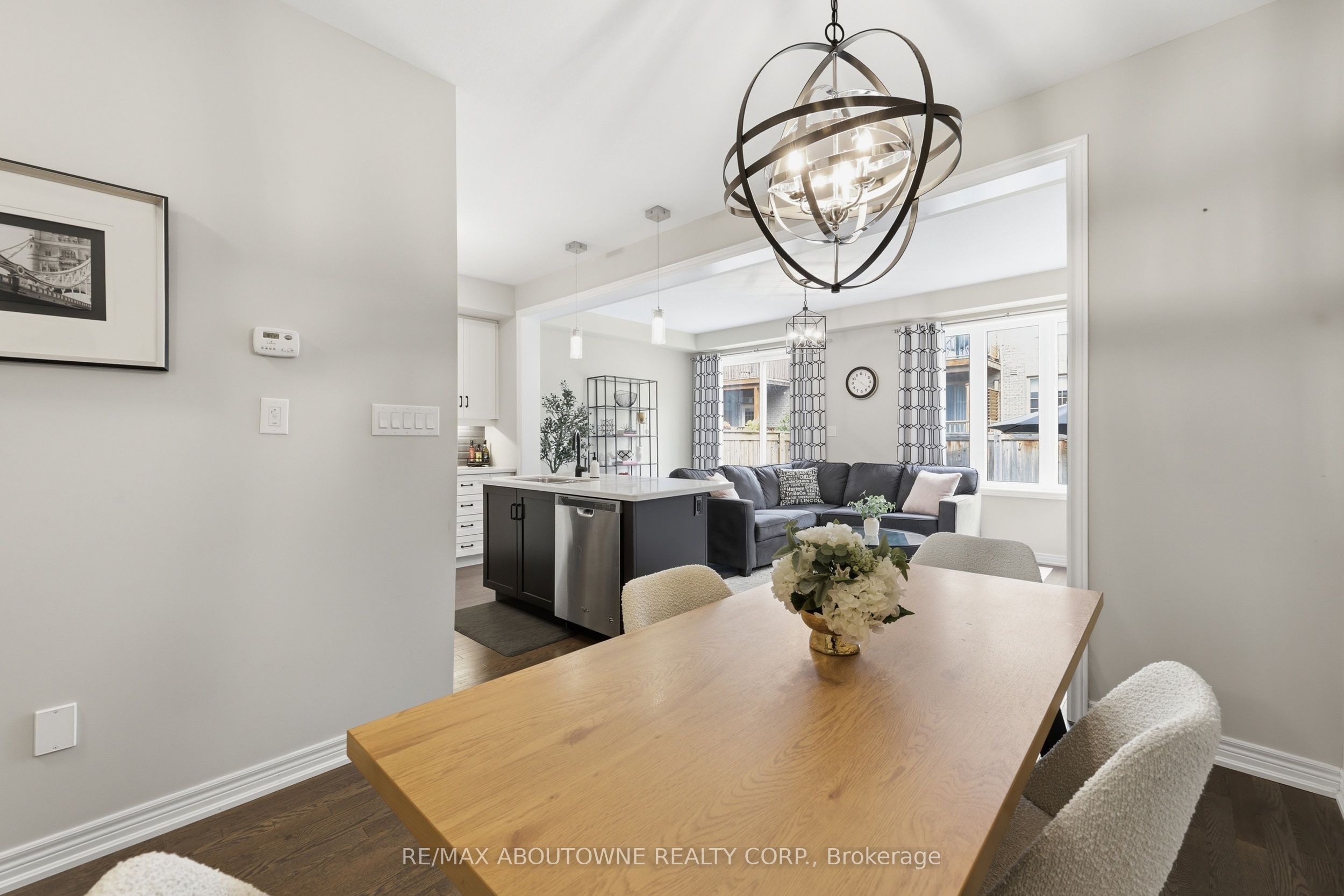 397 Wheat Boom Drive, Oakville ‣ W13517392 397 Wheat Boom Drive, Oakville ‣ W13517392