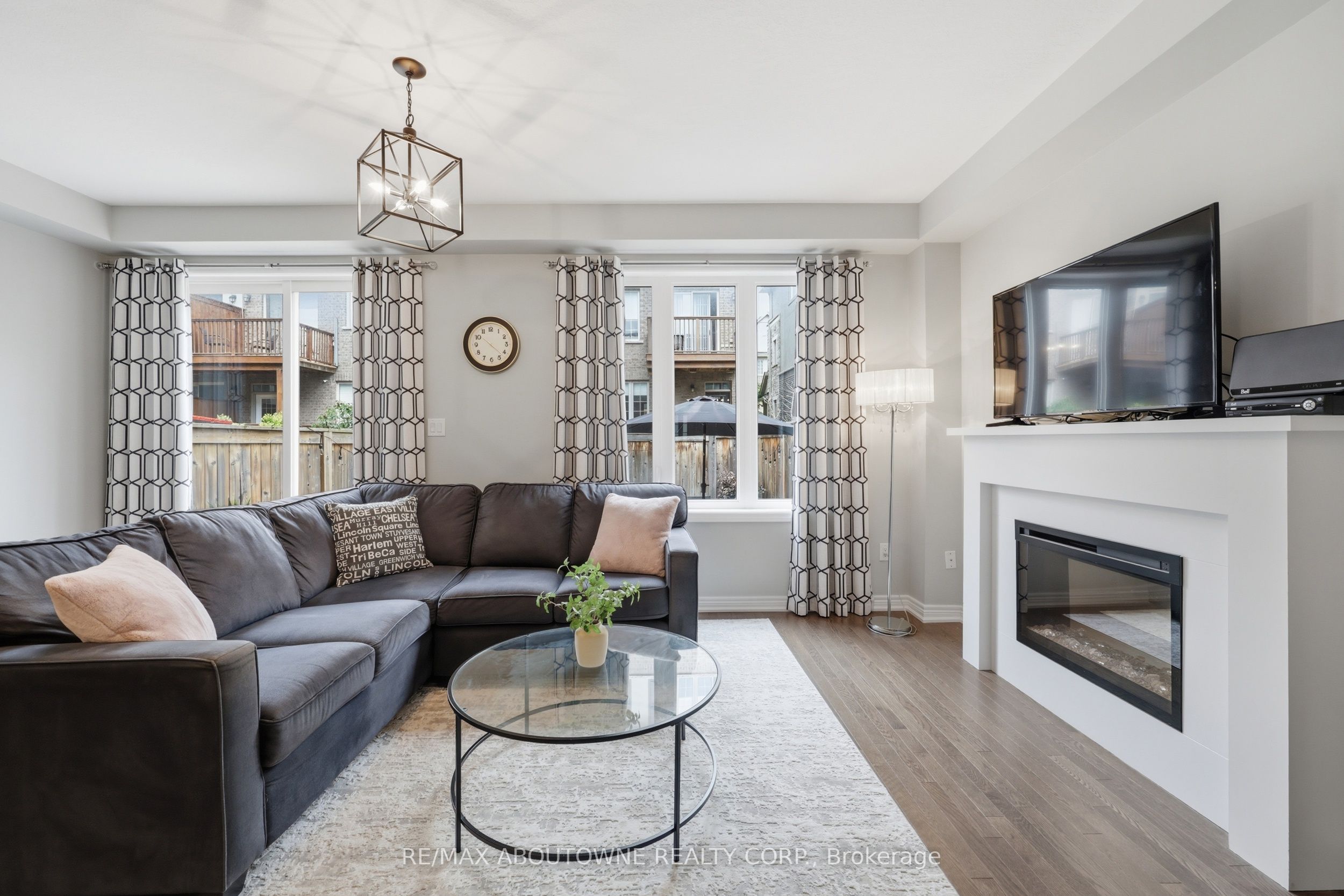 397 Wheat Boom Drive, Oakville ‣ W13517392 397 Wheat Boom Drive, Oakville ‣ W13517392