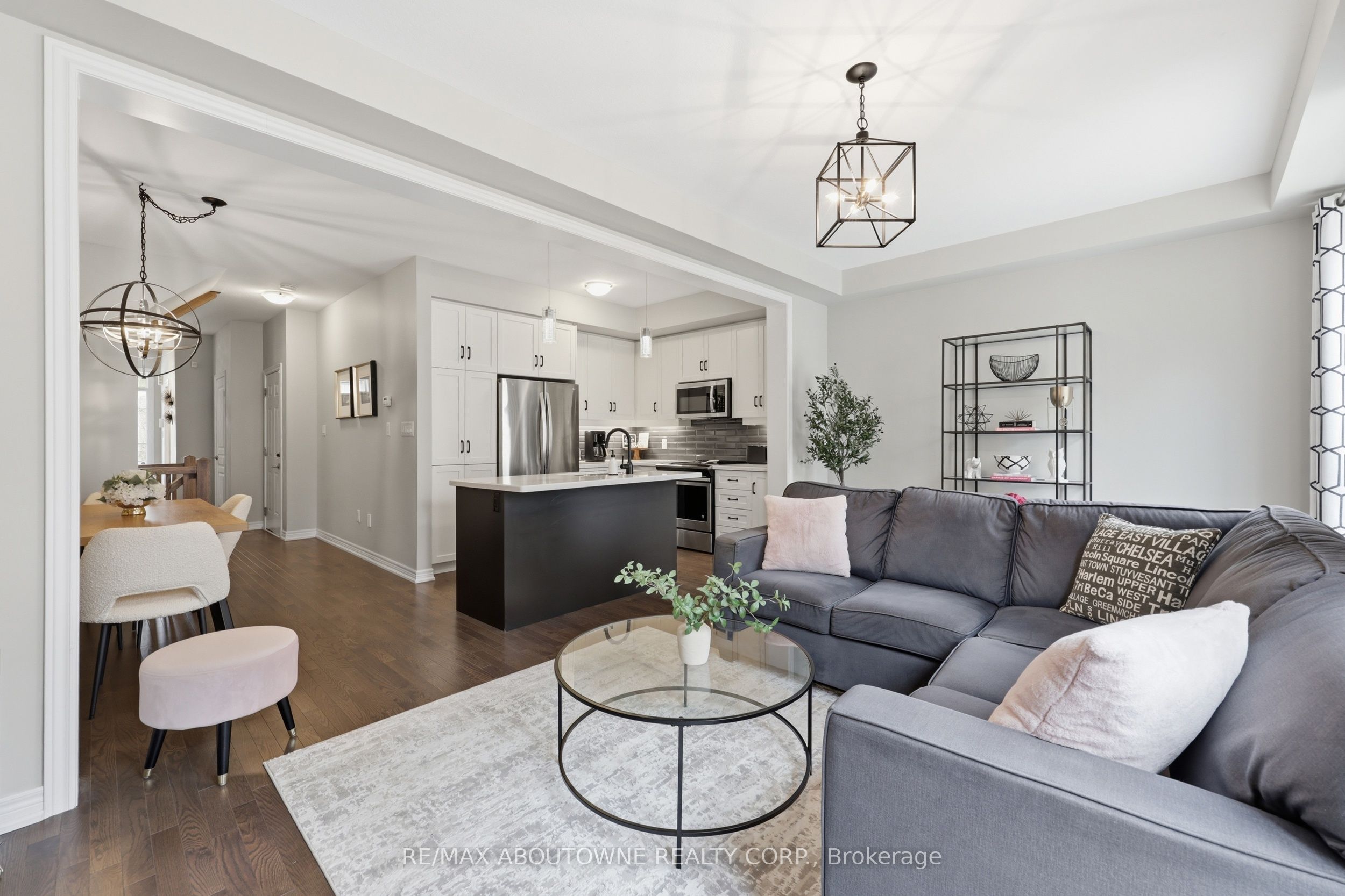 397 Wheat Boom Drive, Oakville ‣ W13517392 397 Wheat Boom Drive, Oakville ‣ W13517392
