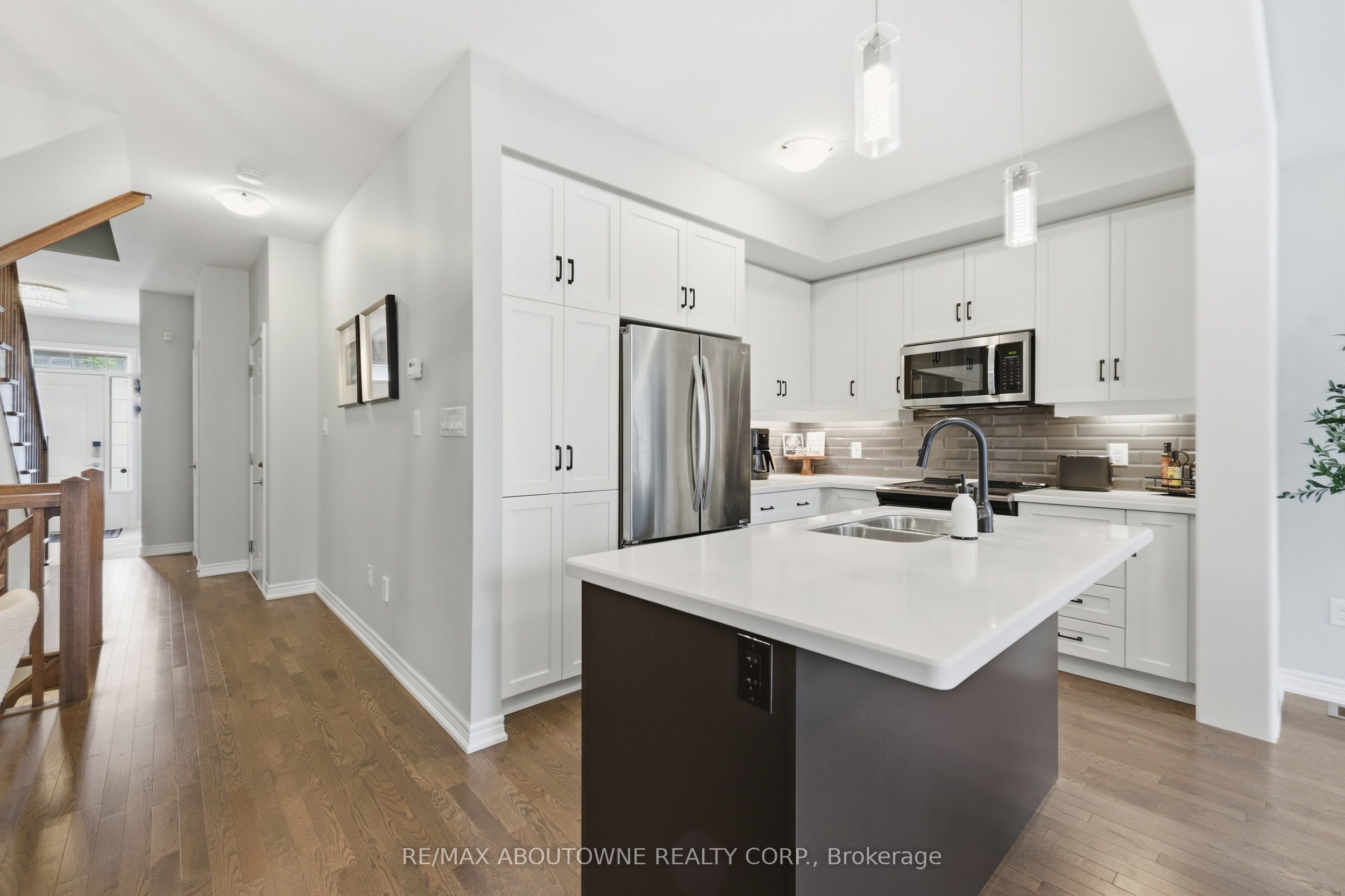 397 Wheat Boom Drive, Oakville ‣ W13517392 397 Wheat Boom Drive, Oakville ‣ W13517392