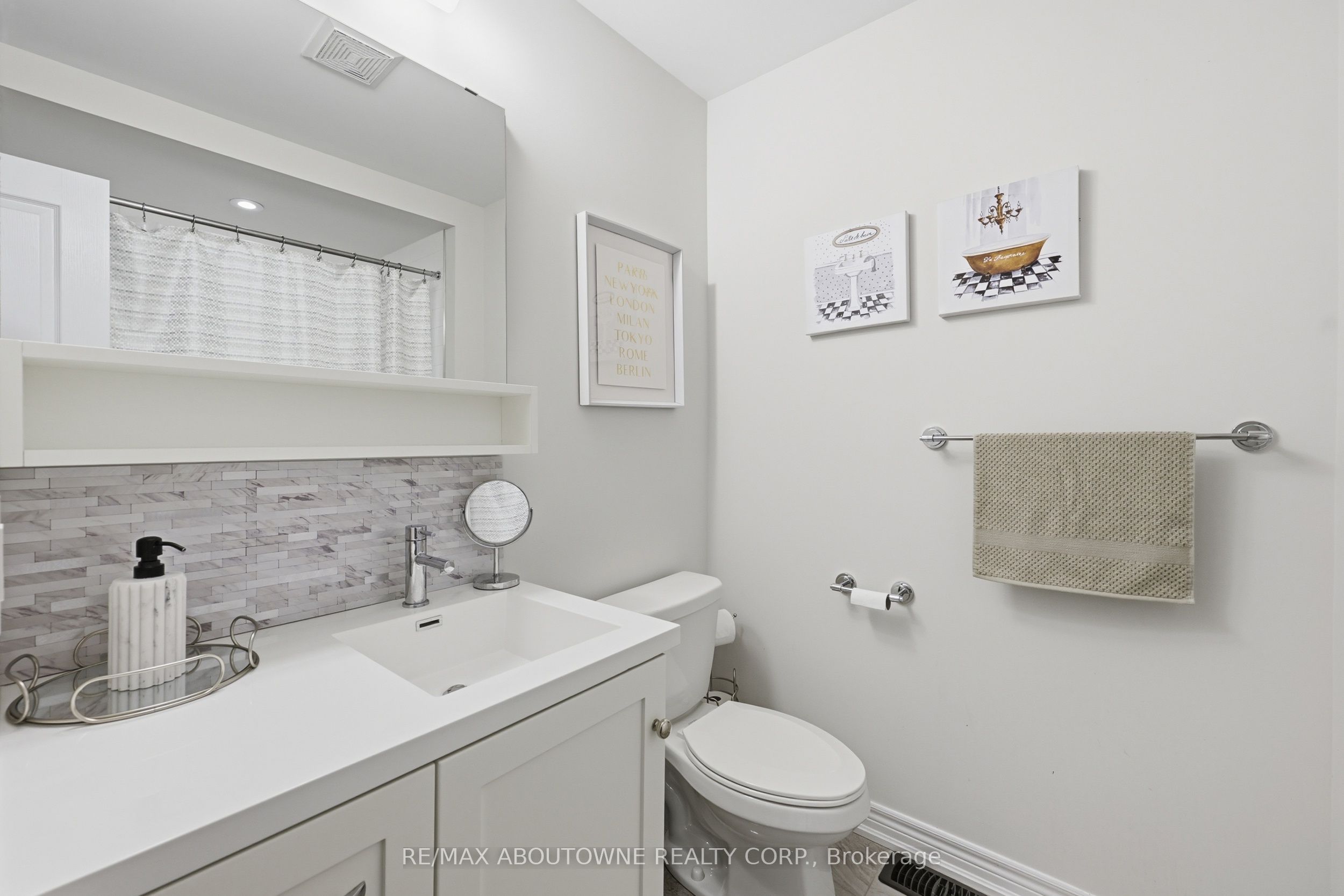 397 Wheat Boom Drive, Oakville ‣ W13517392 397 Wheat Boom Drive, Oakville ‣ W13517392