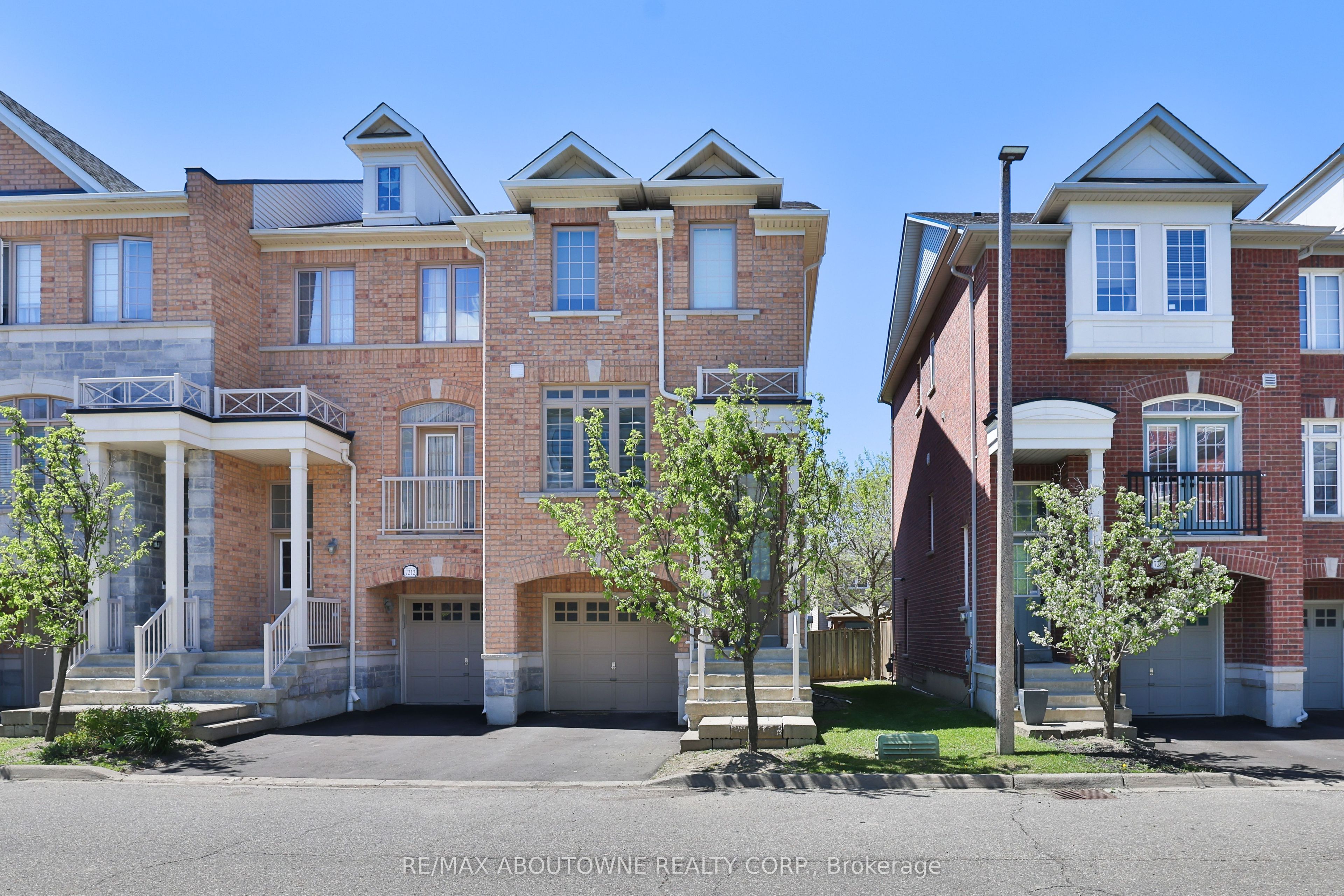 72 – 7214 Triumph Lane, Mississauga
