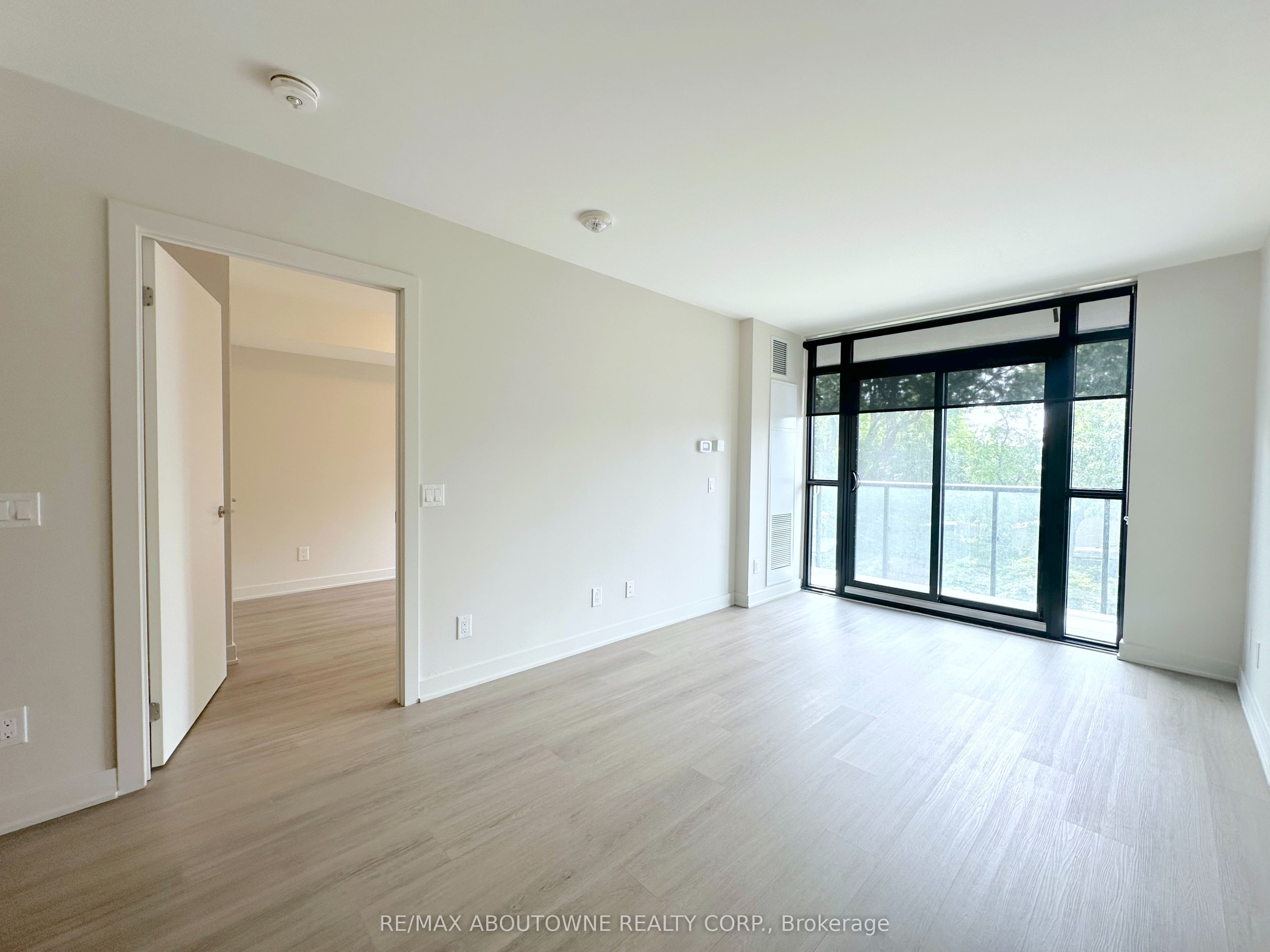 03 – 3385 Dundas Street, Toronto W02 ‣ W13531728 03 – 3385 Dundas Street, Toronto W02 ‣ W13531728
